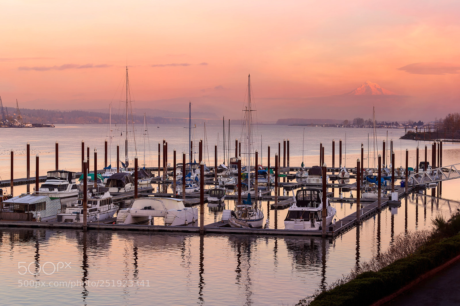 Canon EOS 60D sample photo. Marina along columbia river photography