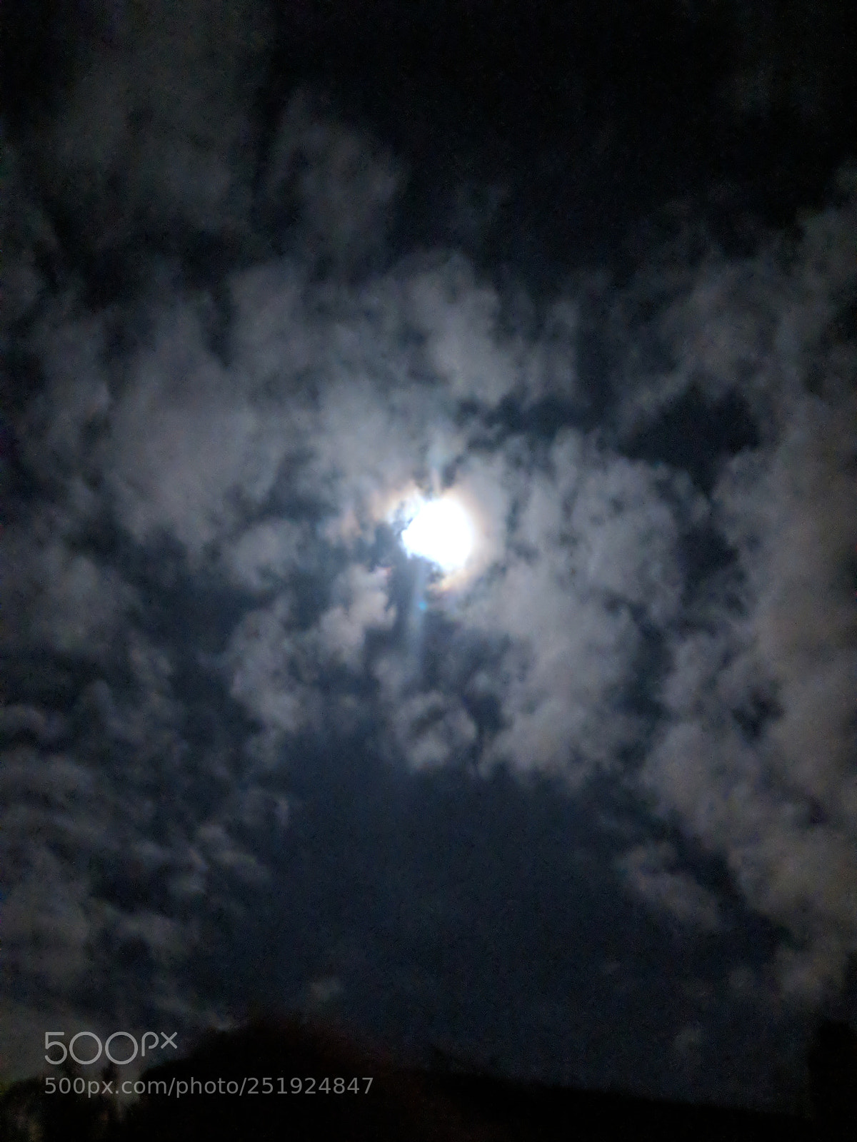 Google Pixel 2 XL sample photo. Moon photography
