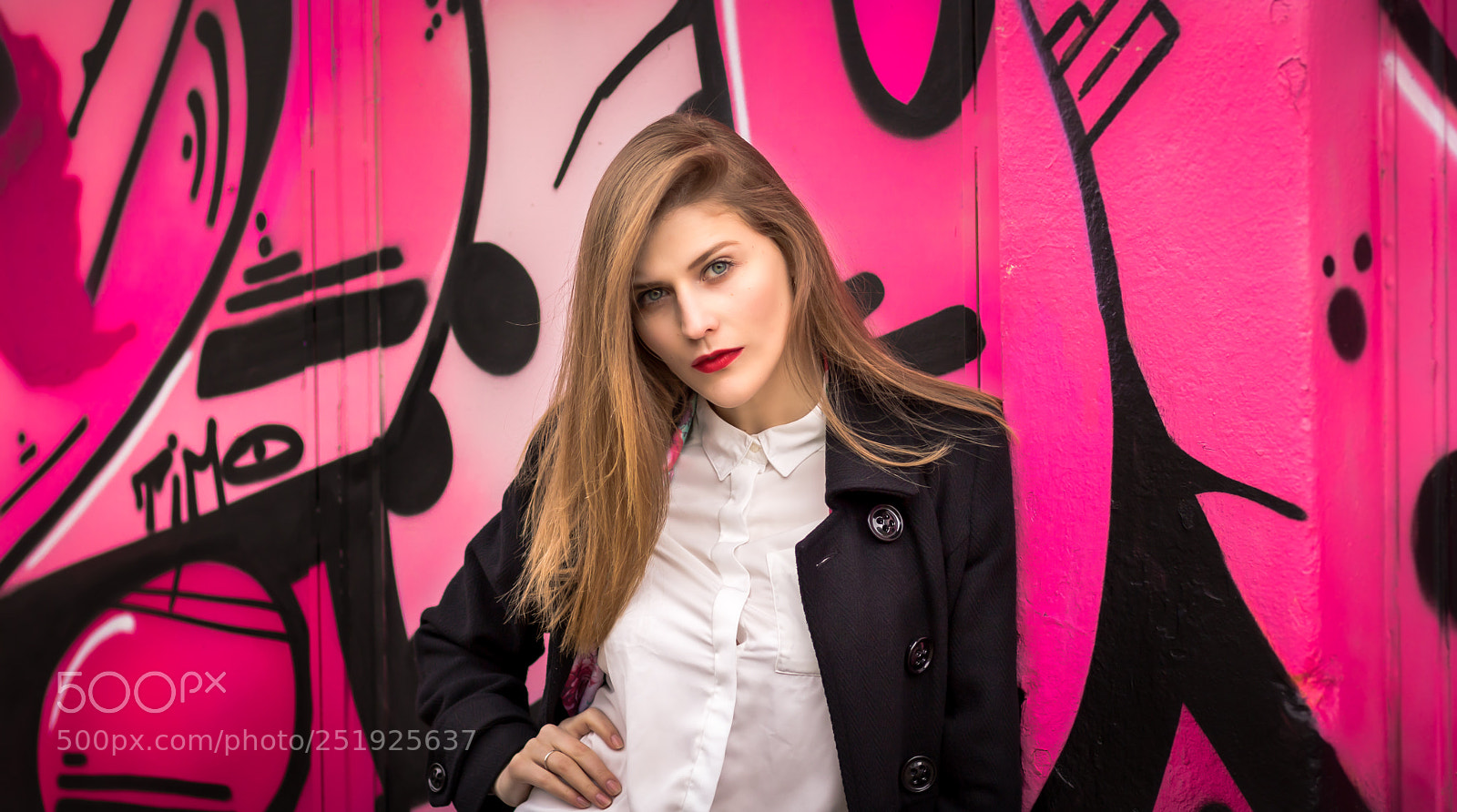 Canon EOS 750D (EOS Rebel T6i / EOS Kiss X8i) sample photo. Pink wall photography