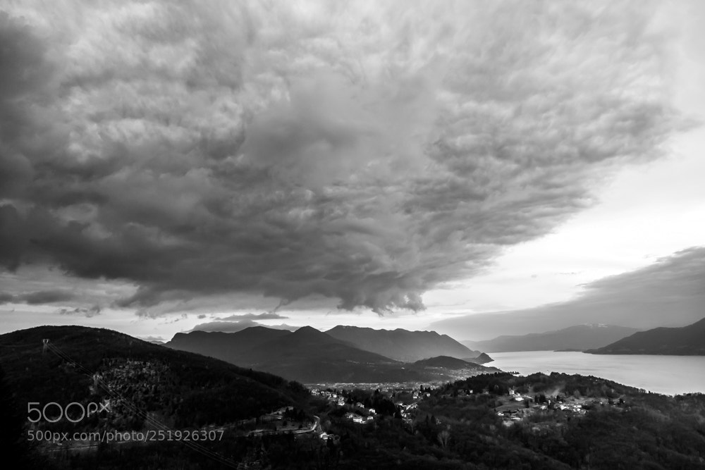 Sony Cyber-shot DSC-RX10 III sample photo. Weather changing. lago maggiore photography