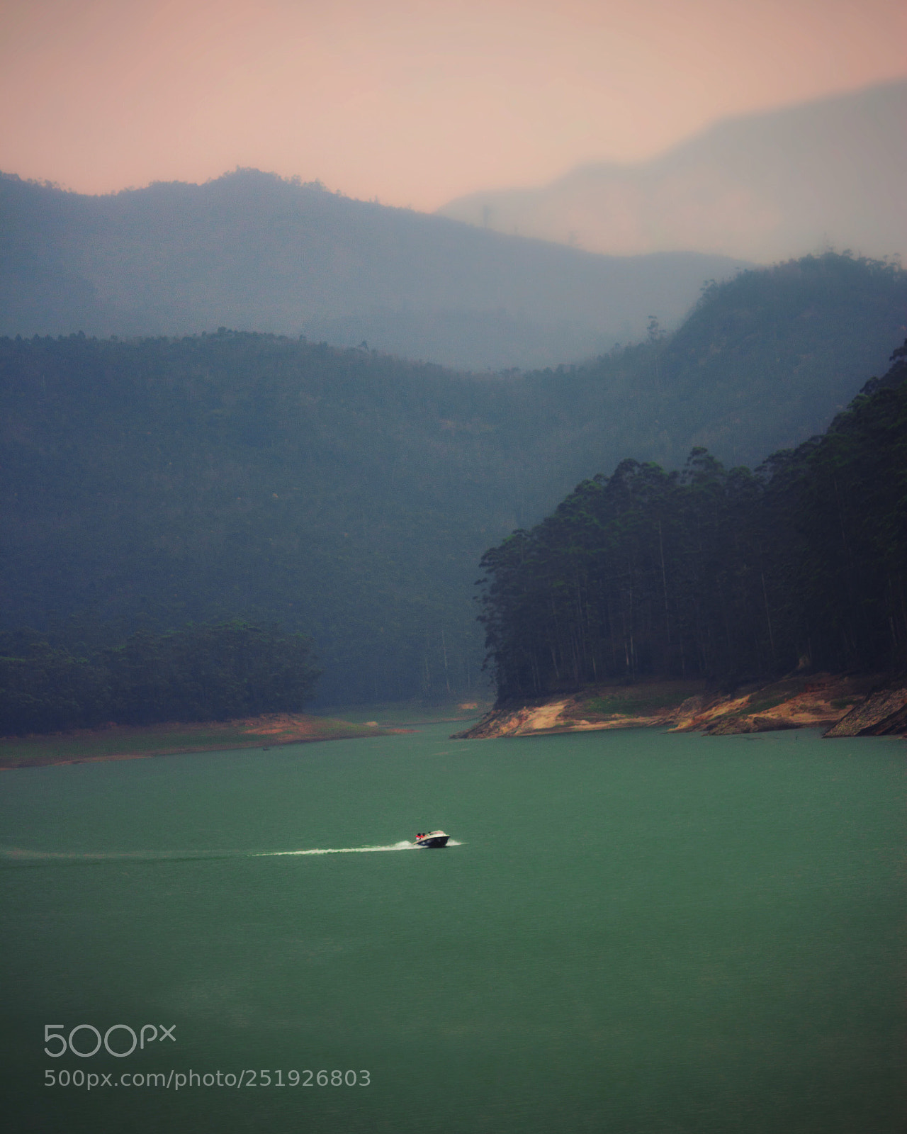 Canon EOS 700D (EOS Rebel T5i / EOS Kiss X7i) sample photo. Chasing first light photography