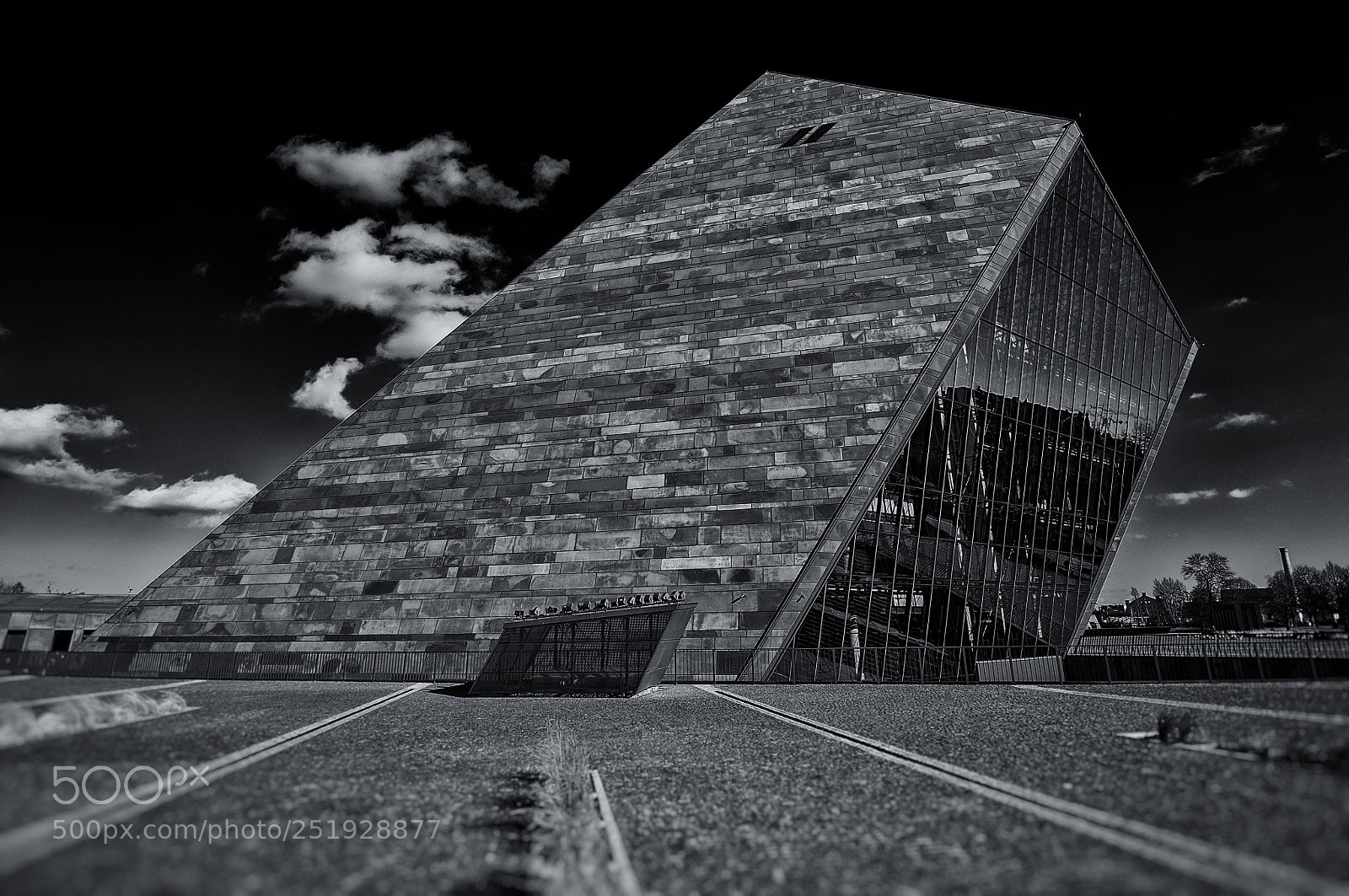 Nikon D90 sample photo. Museum of the second photography