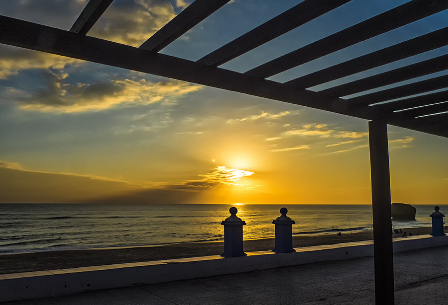 Olympus STYLUS1,1s sample photo. Atardecer photography