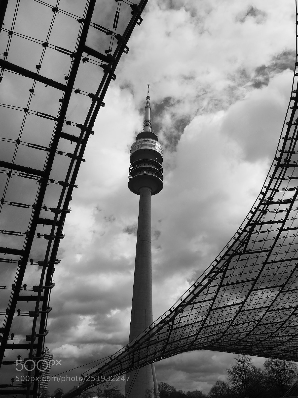 Olympus PEN E-PL5 sample photo. Olympic tower photography
