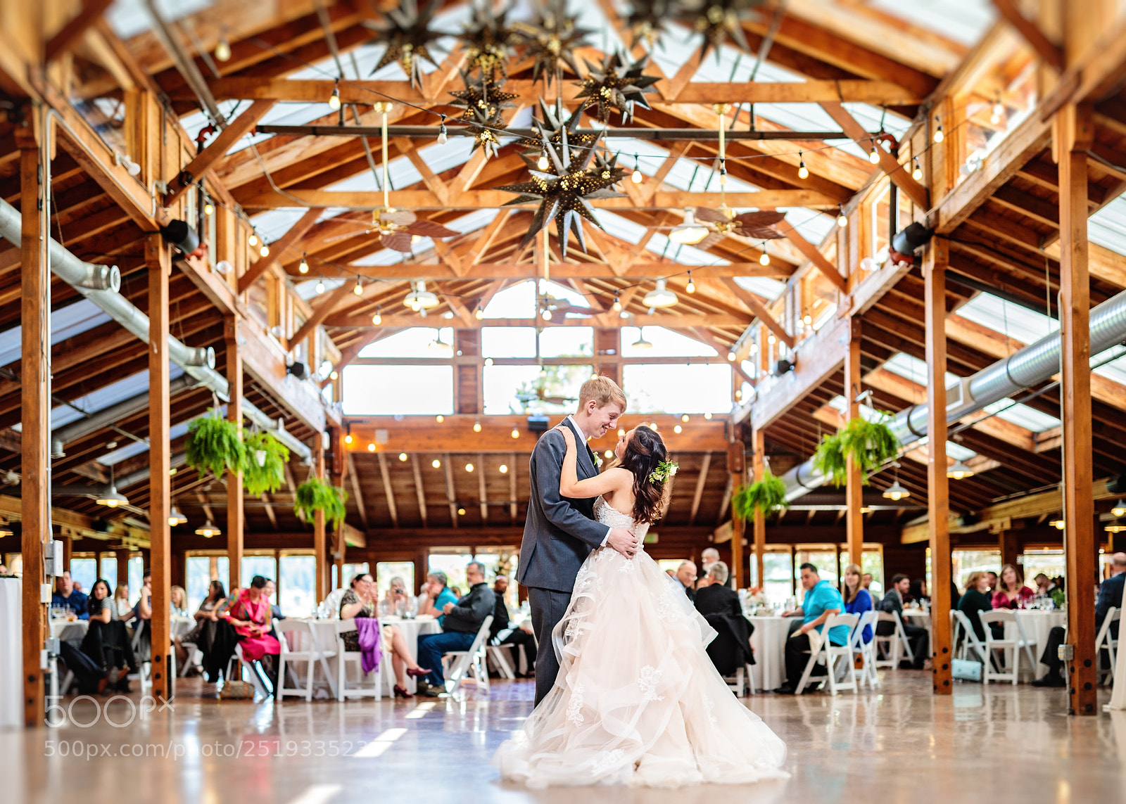 Canon EOS 5D Mark IV sample photo. First dance photography