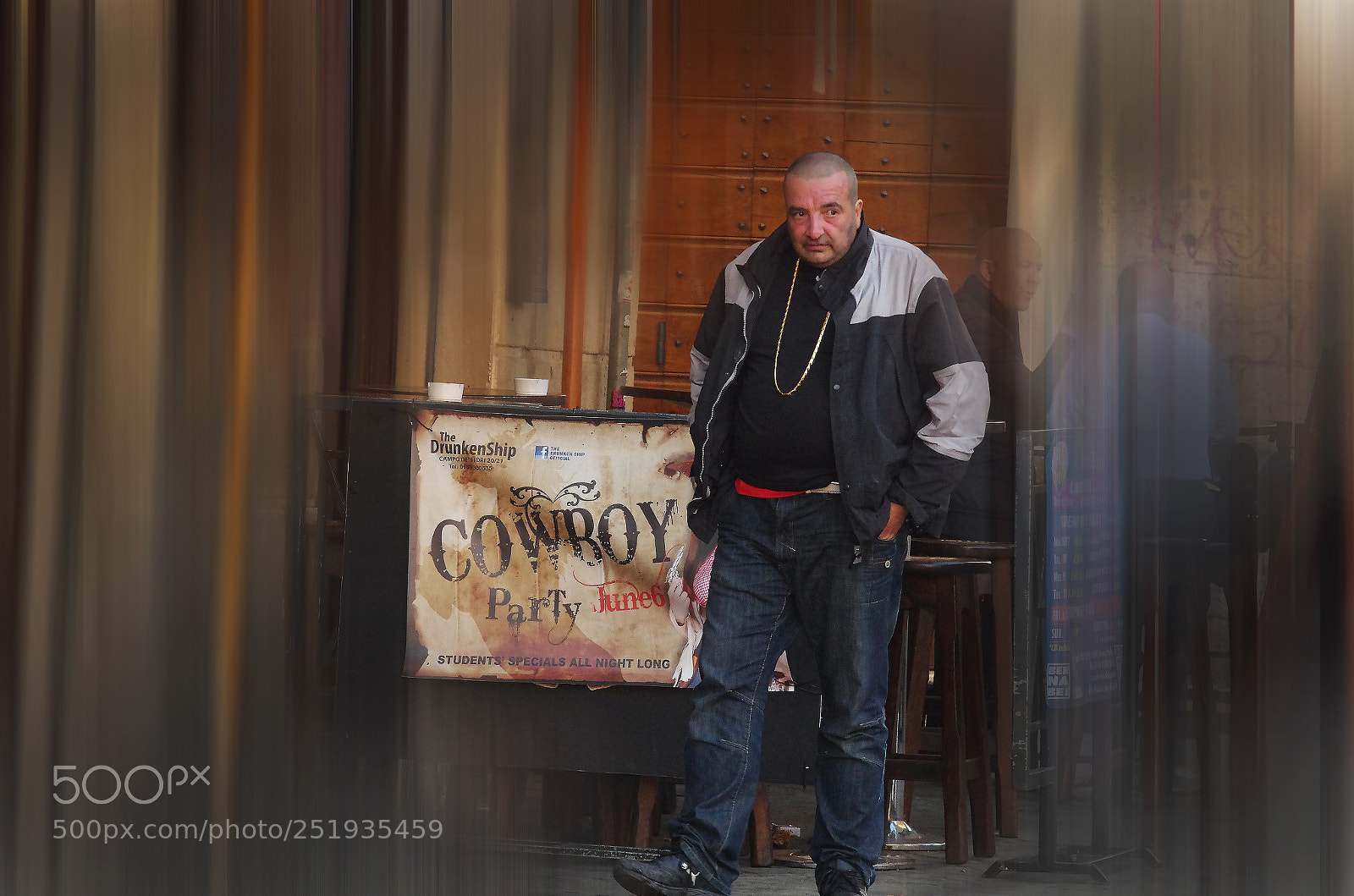 Pentax K-5 sample photo. Slinking away...the furtive cowboy photography