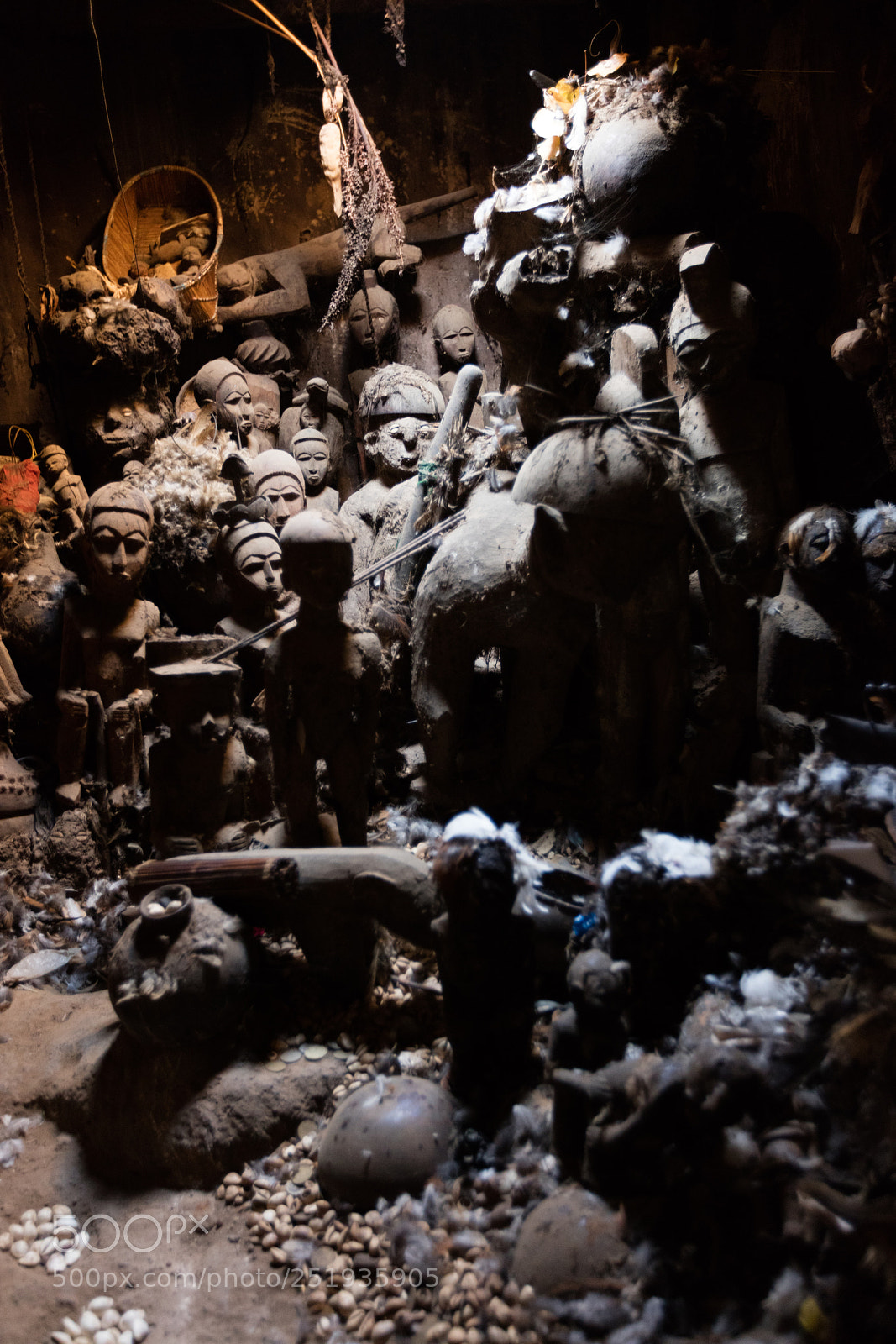 Canon EOS 5DS R sample photo. Fetish in lobi village photography