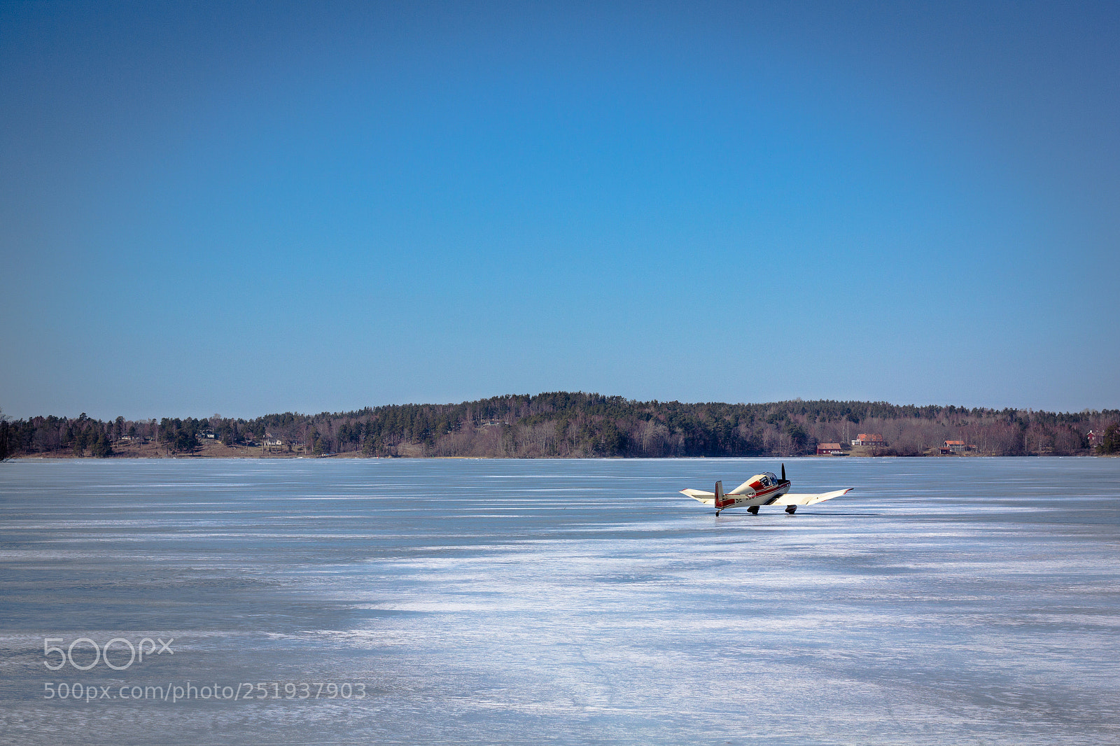 Canon EOS 60D sample photo. Landing on ice photography