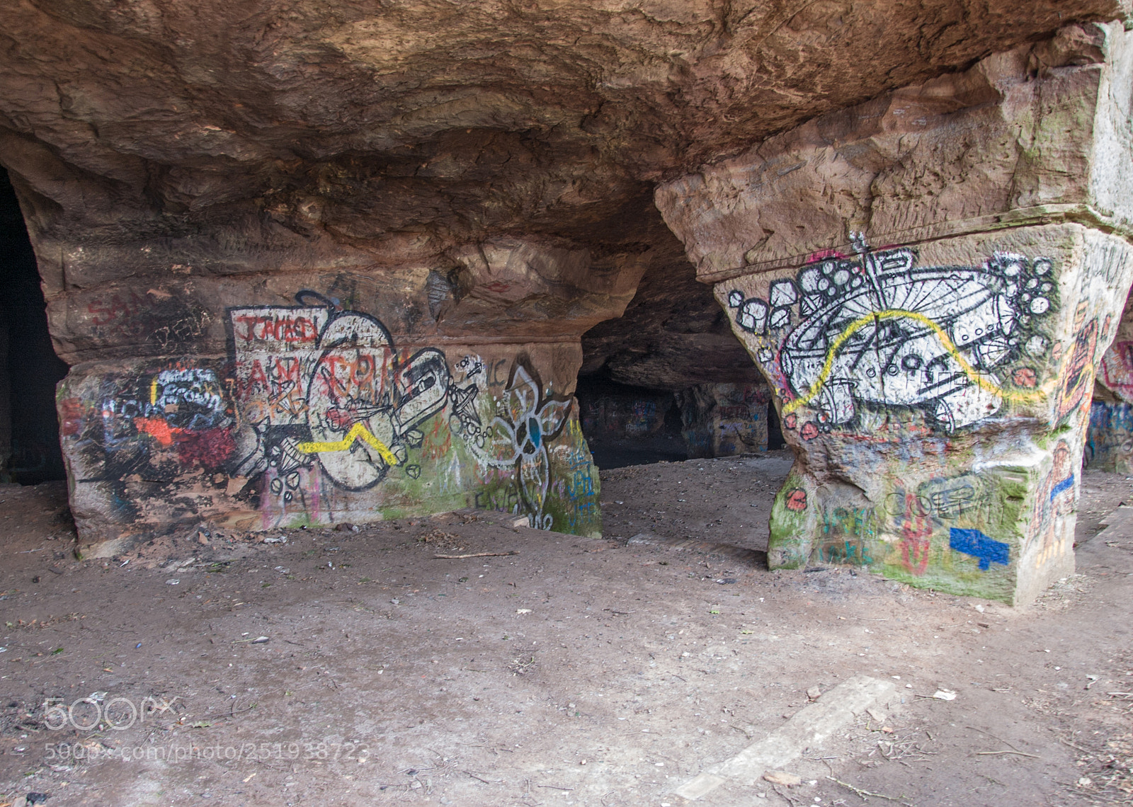 Nikon D40 sample photo. Beech caves graffiti photography