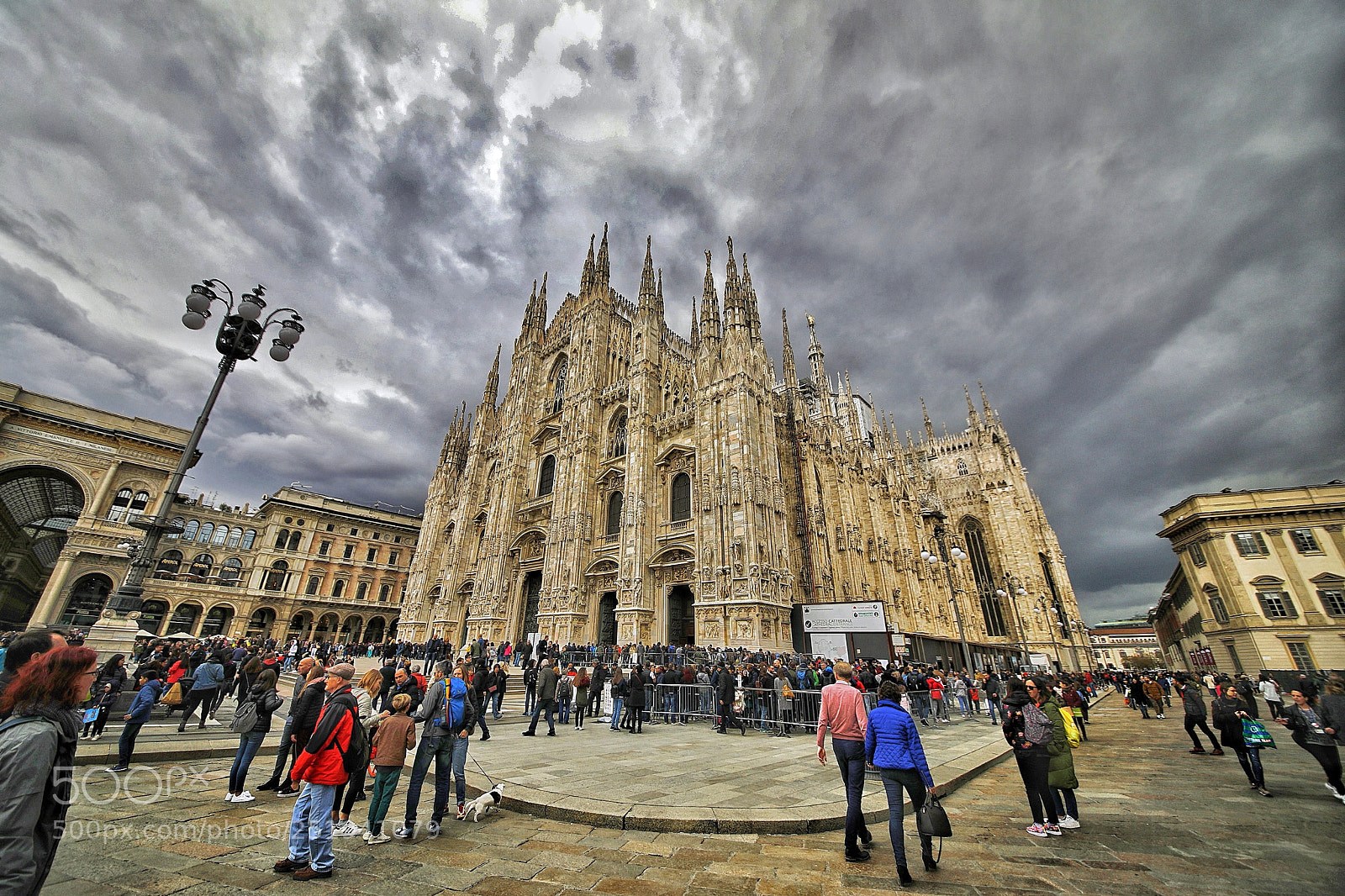 Canon EOS 5D Mark IV sample photo. Duomo di milano photography