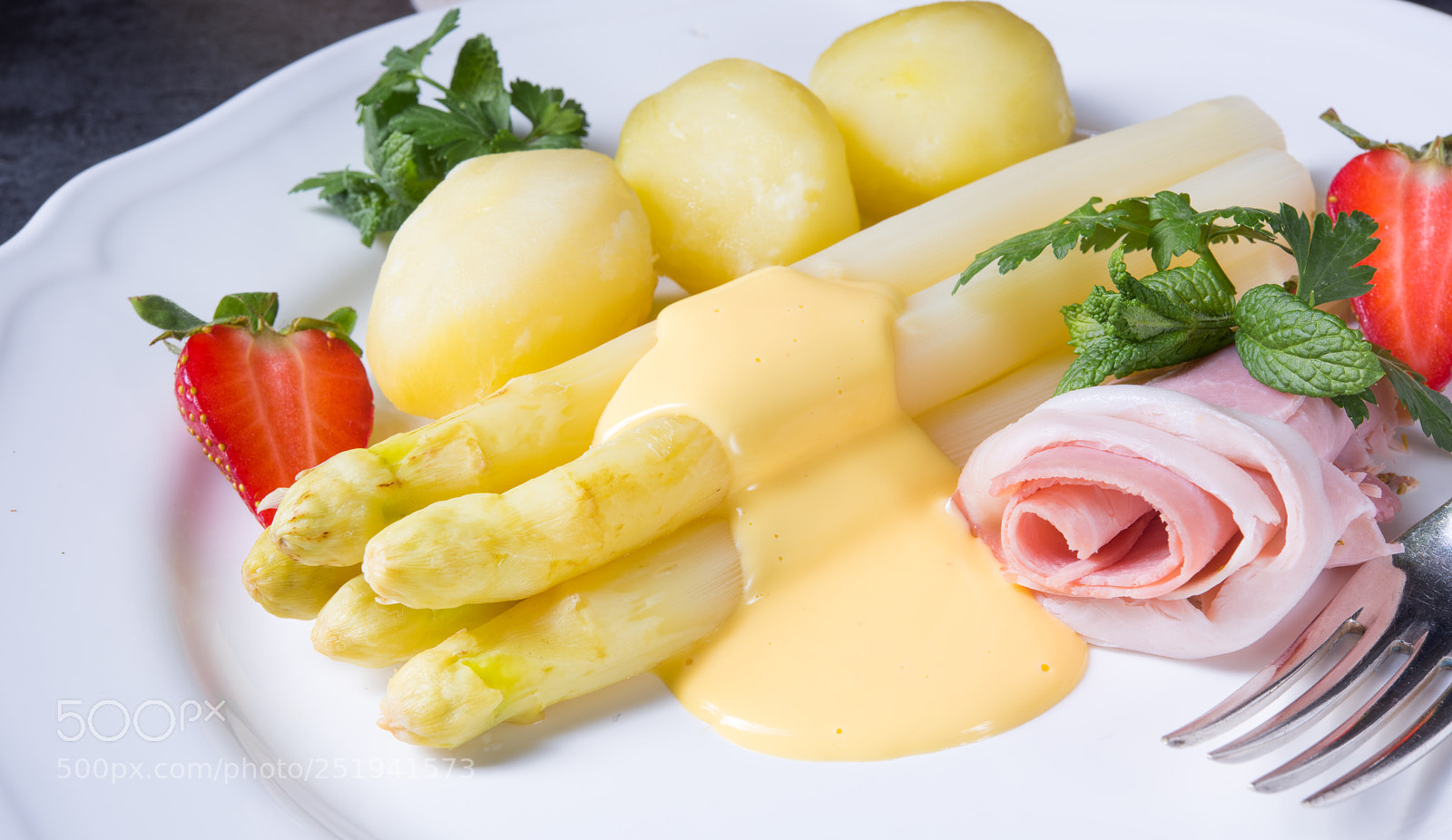 Nikon D810 sample photo. Asparagus with boiled ham photography
