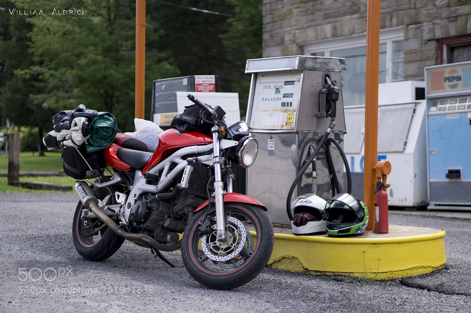 Sony a6000 sample photo. Pit stop in the photography