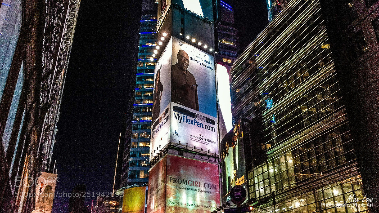 Apple iPhone 4 sample photo. Times square photography