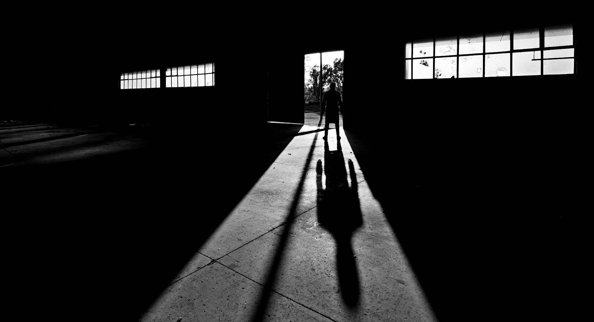 Sigma 10-20mm F3.5 EX DC HSM sample photo. Dark man.. photography