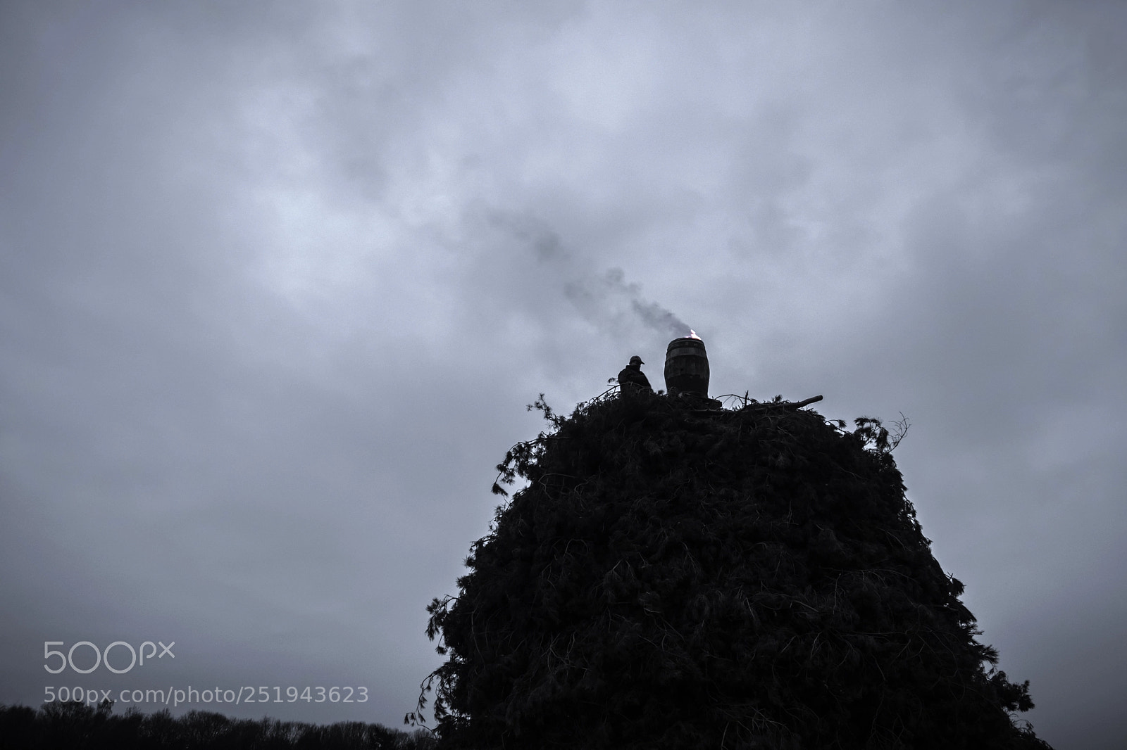 Fujifilm X-T2 sample photo. Preparing eastern fire photography