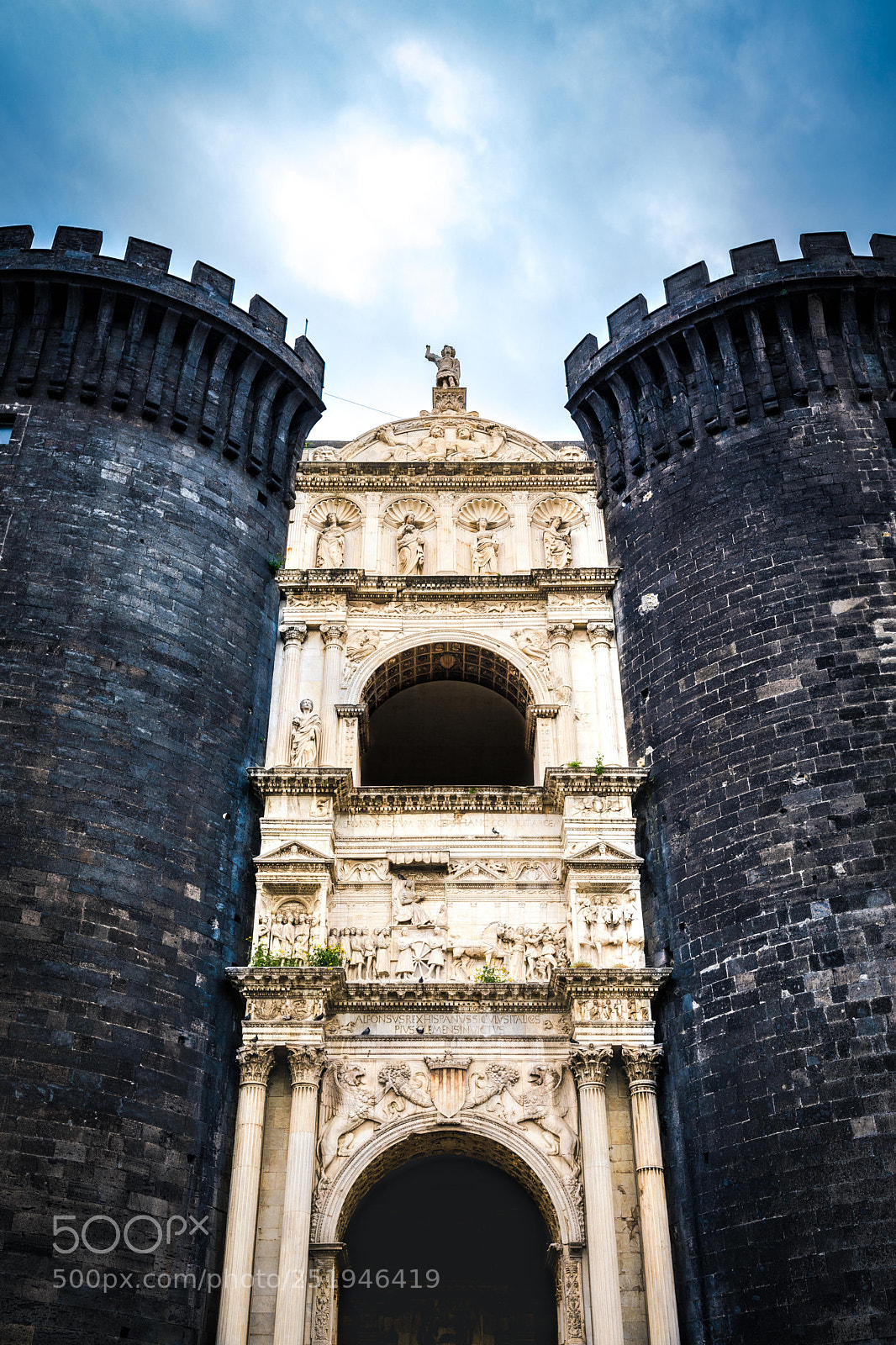 Canon EOS 5D Mark IV sample photo. Castel nuovo, napoli photography