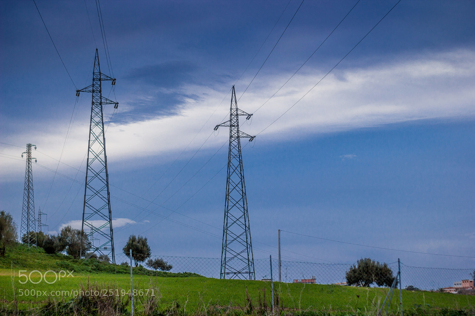 Canon EOS 550D (EOS Rebel T2i / EOS Kiss X4) sample photo. Electricity tower photography
