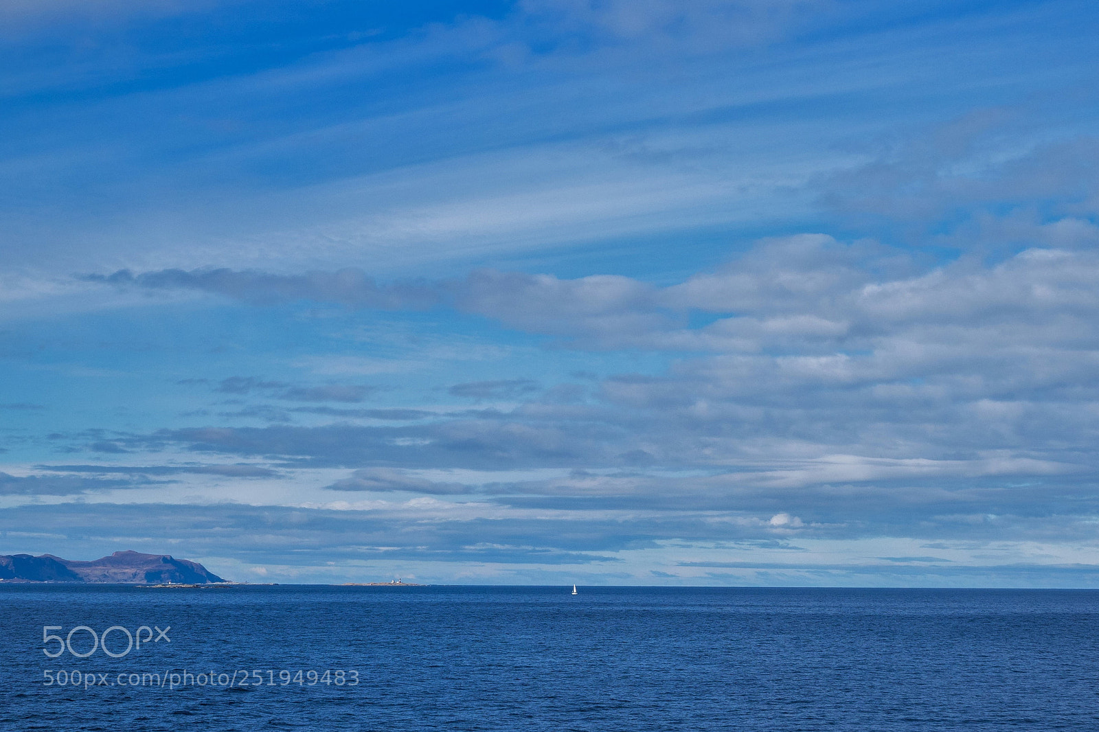 Olympus OM-D E-M10 II sample photo. Sailboat in the sun photography