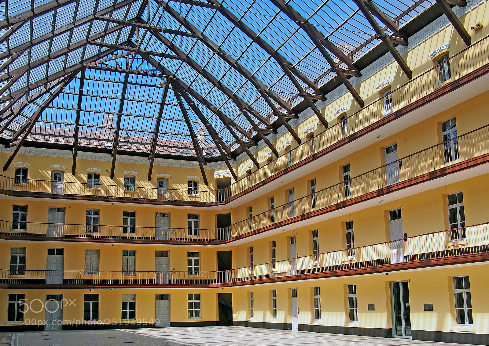 Olympus OM-D E-M5 sample photo. Familistére godin-guise photography