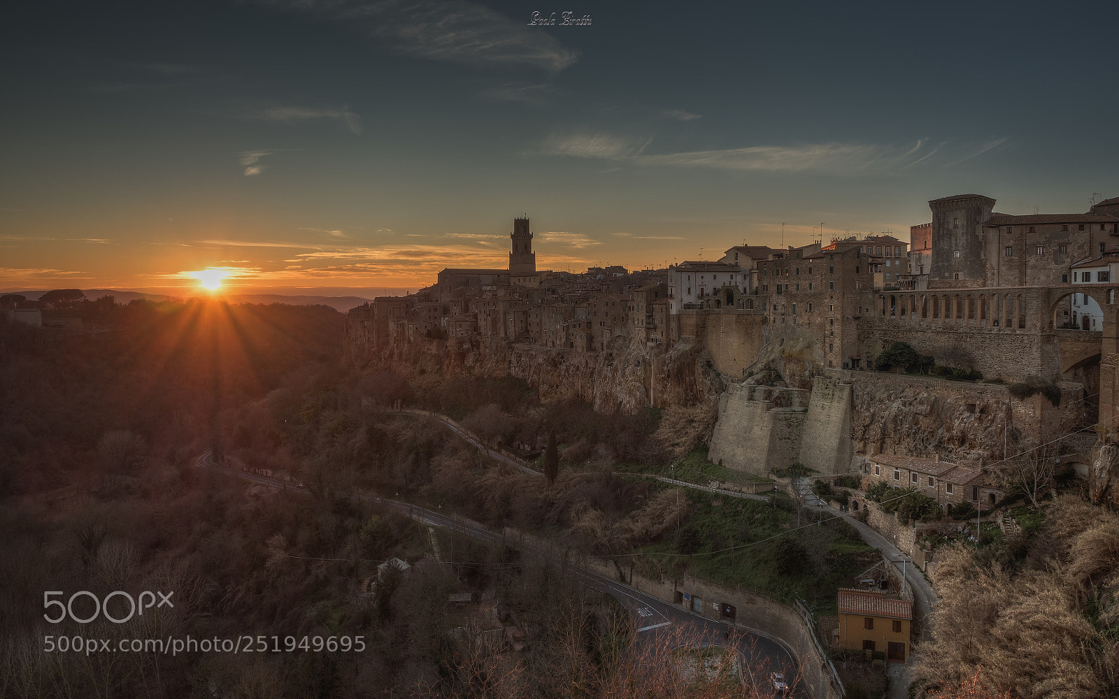 Olympus OM-D E-M5 II sample photo. Tramonto a pitigliano photography