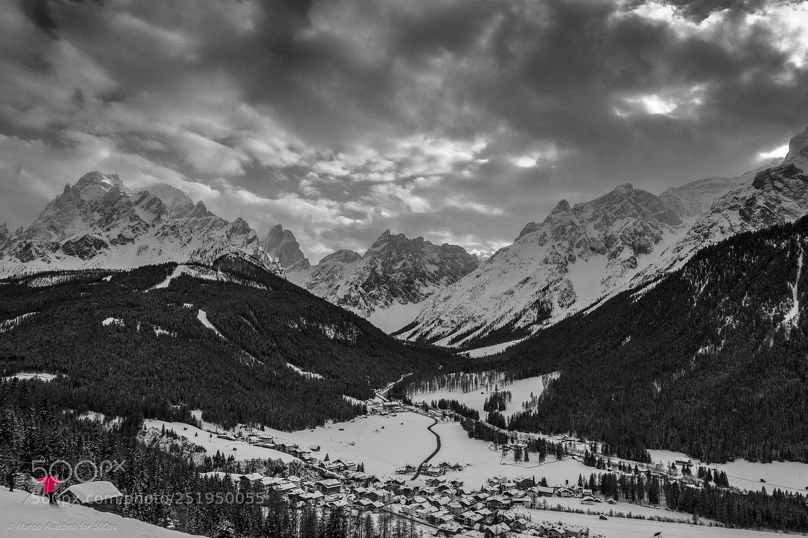 Canon EOS 70D sample photo. Ski down photography