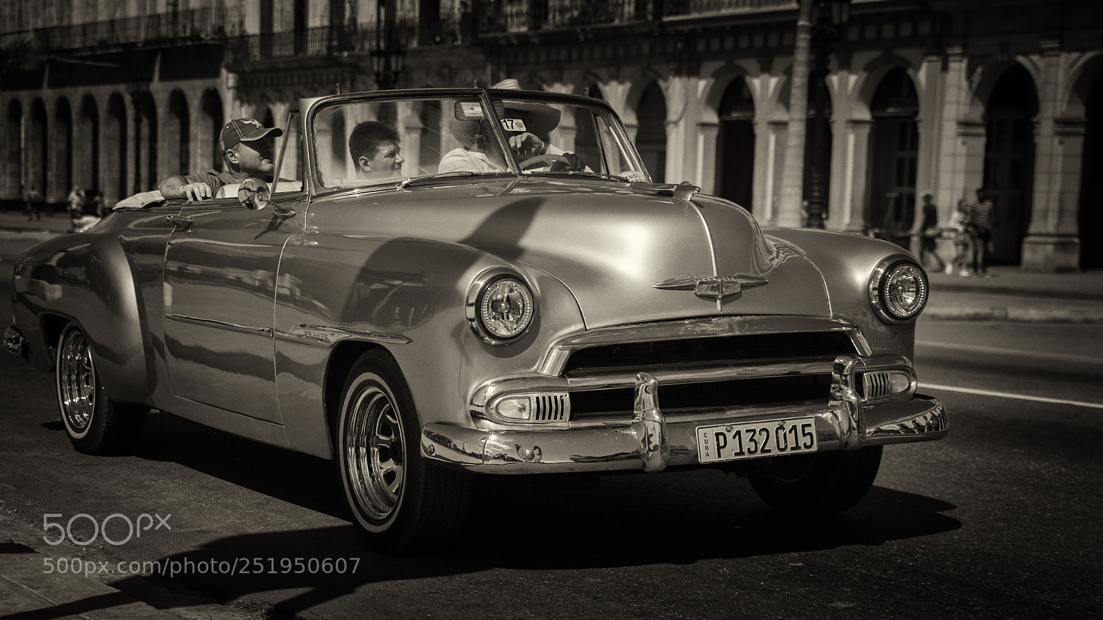 Nikon D3S sample photo. Old car photography