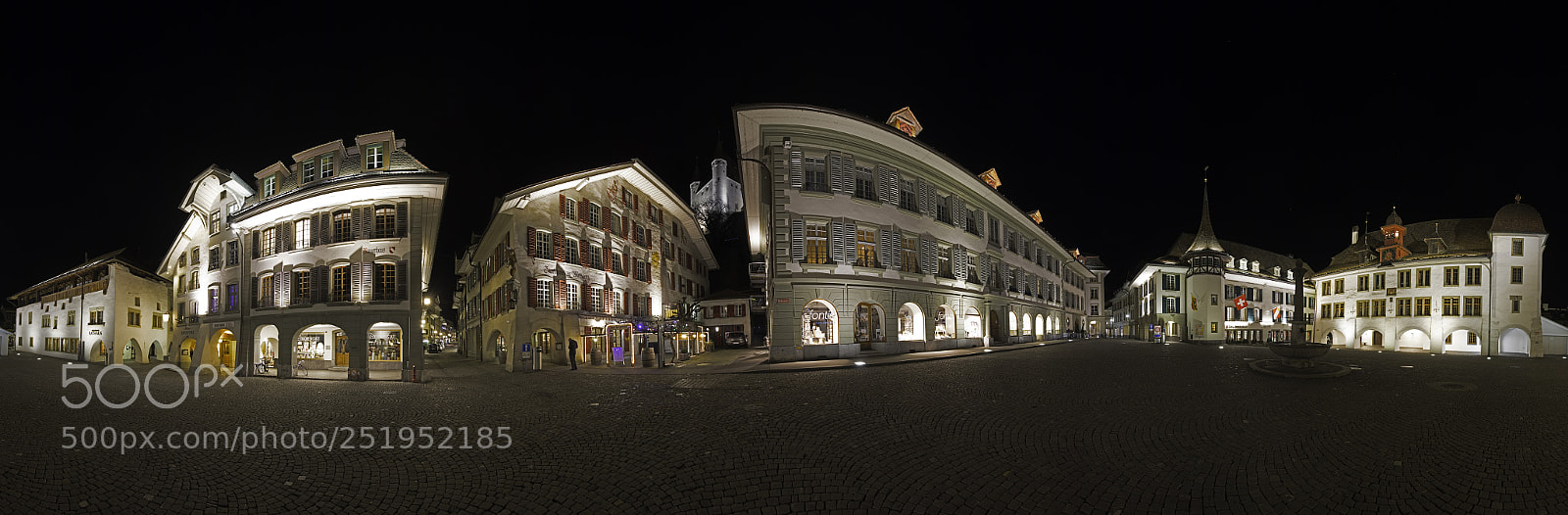 Canon EOS 5D Mark IV sample photo. Thun rathausplaz photography