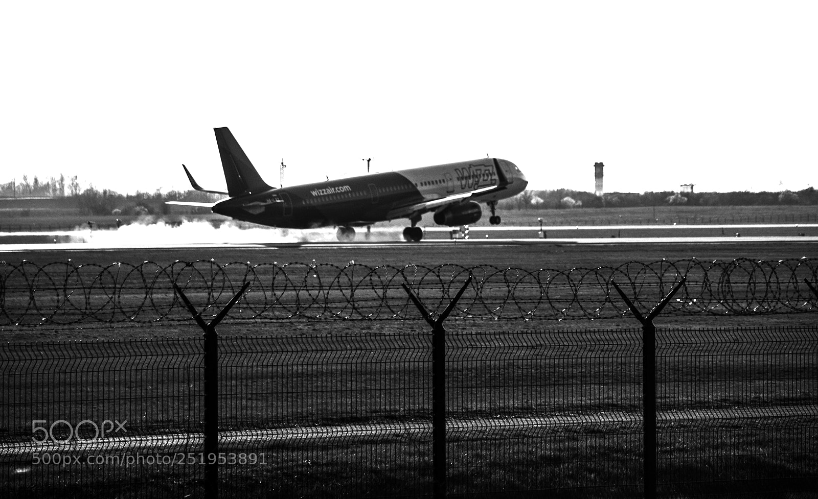 Olympus E-520 (EVOLT E-520) sample photo. Heavy touchdown photography
