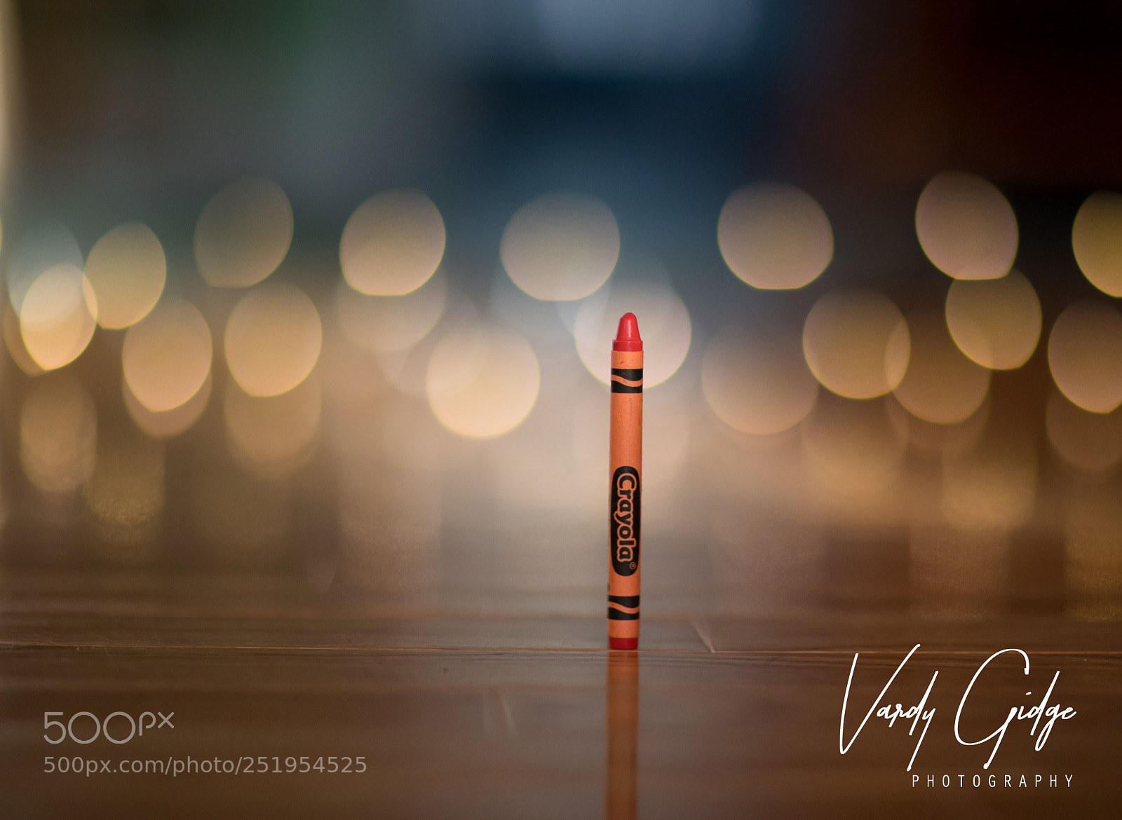 Canon EOS 5D Mark IV sample photo. Bokeh crayola photography