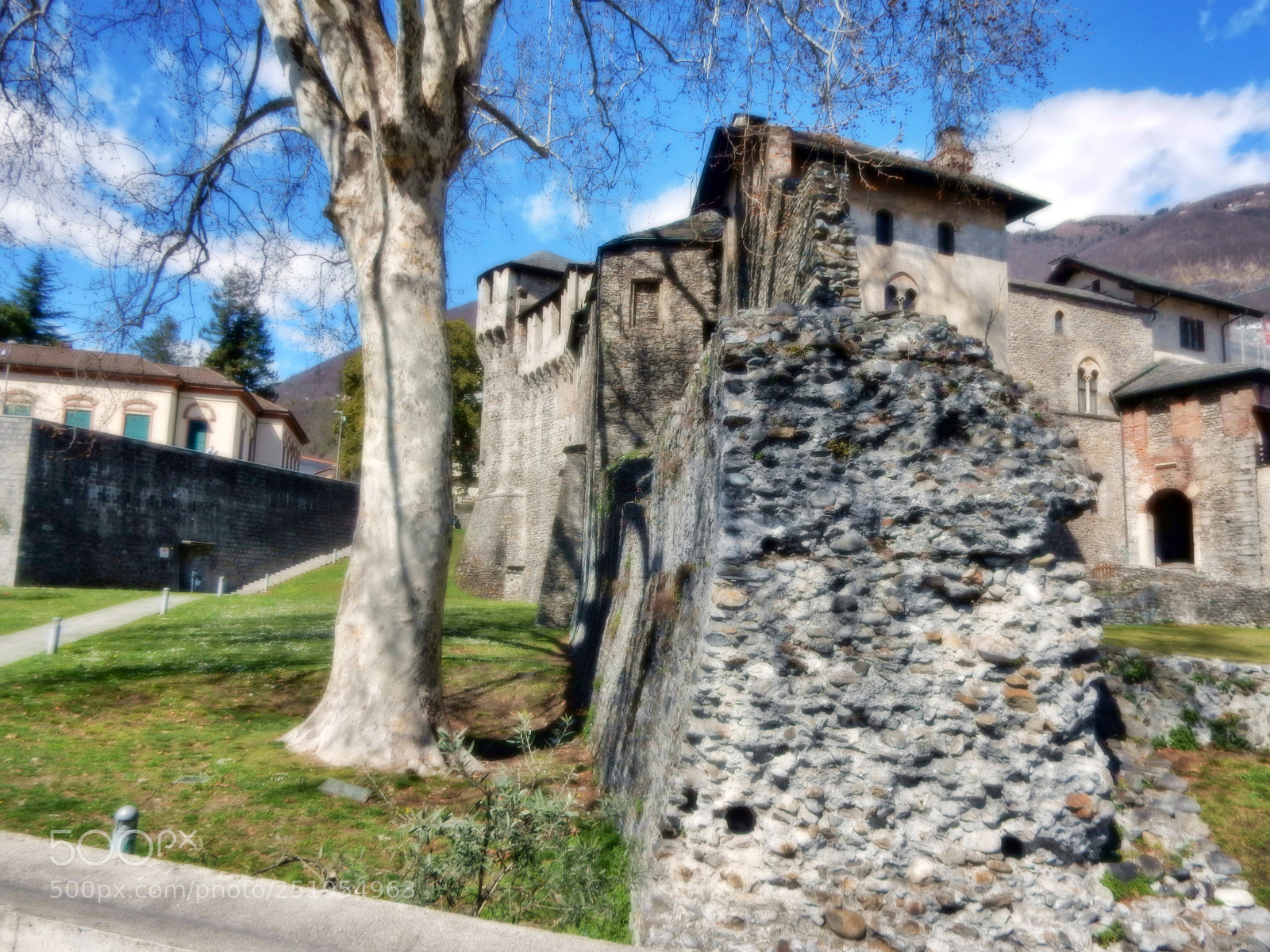 Nikon Coolpix S9900 sample photo. Locarno - il castello photography
