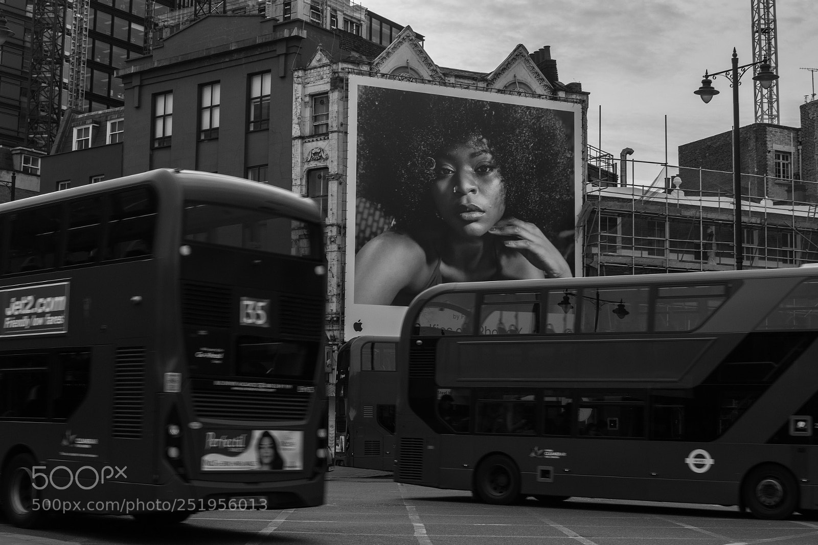 Nikon D3100 sample photo. The woman in the photography