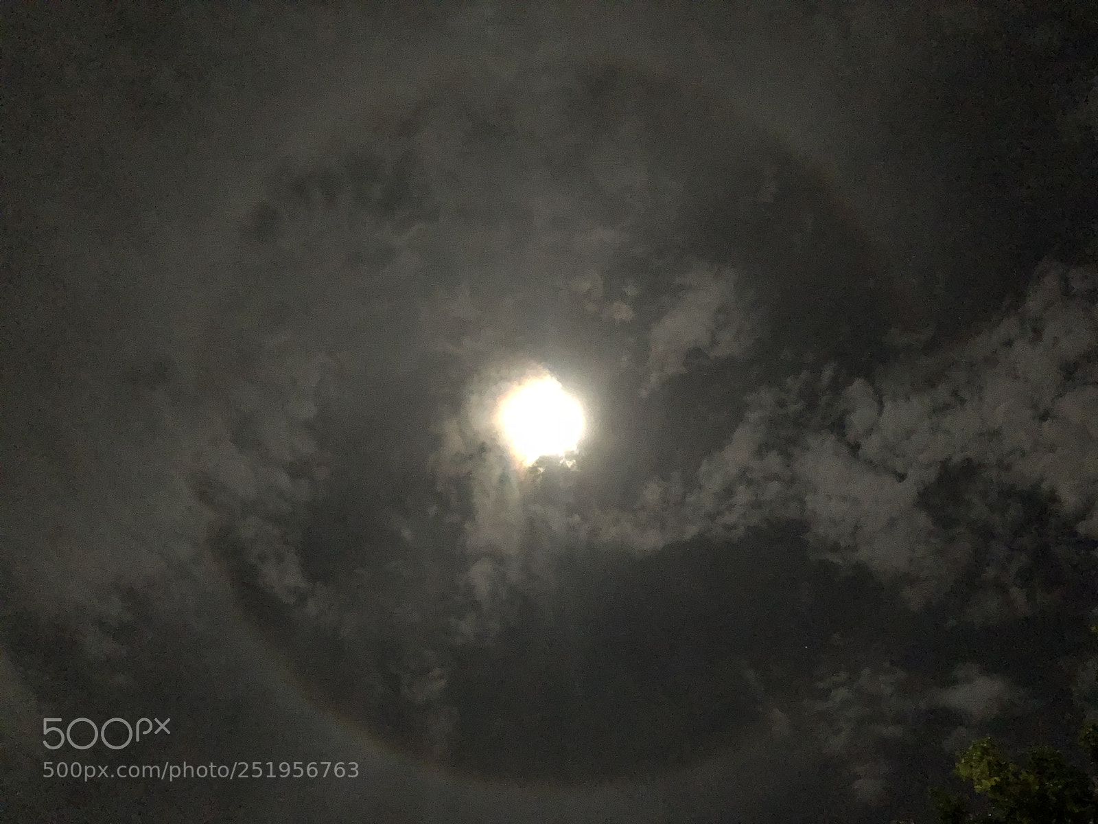 Apple iPhone X sample photo. Moon circle  photography