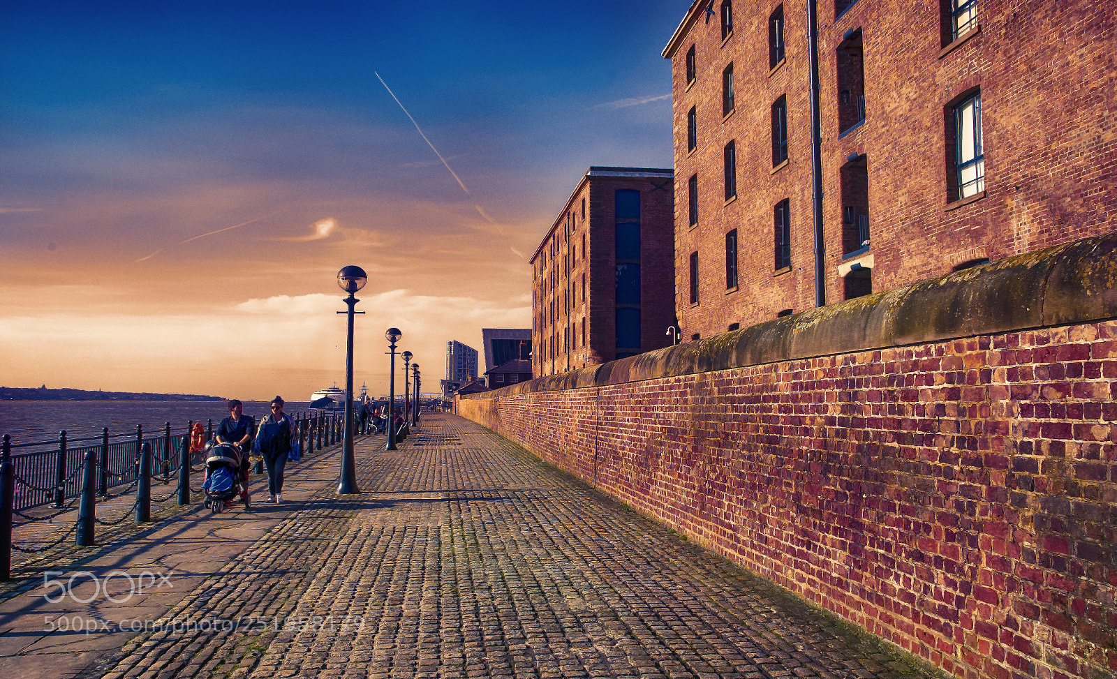 Nikon D5100 sample photo. Liverpool docks photography