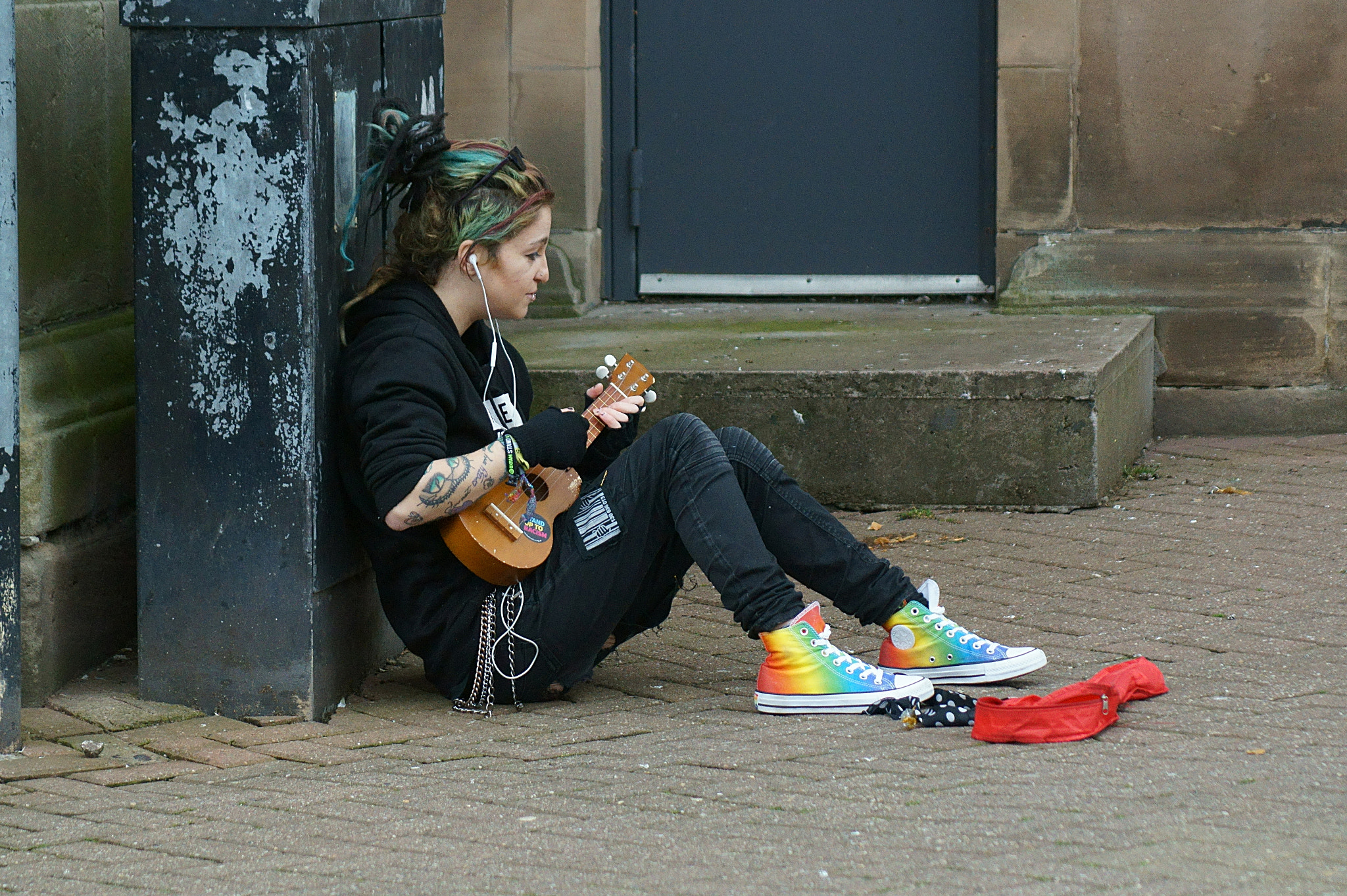 Sony SLT-A58 + Sony 75-300mm F4.5-5.6 sample photo. Colourful young lady photography