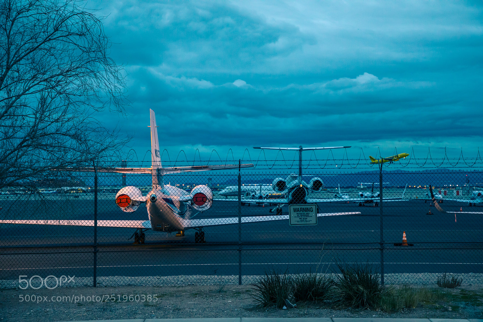 Canon EOS 5D Mark IV sample photo. Airplanes photography