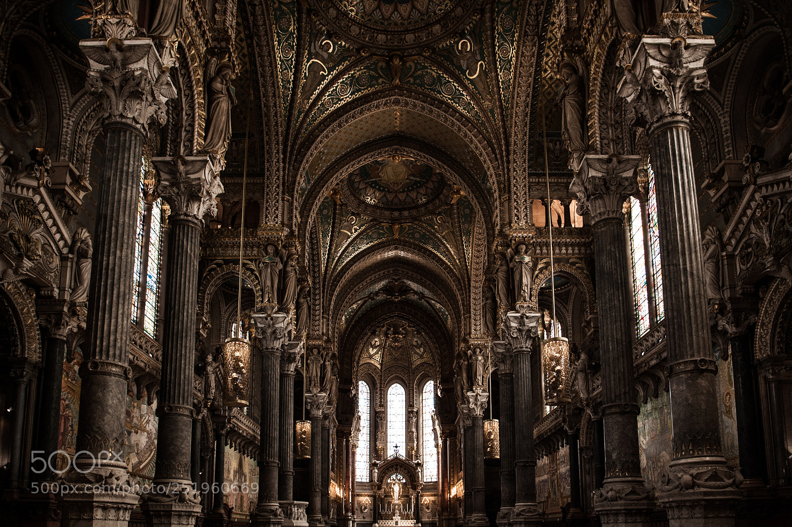 Nikon D700 sample photo. Inside the notre-dame de photography