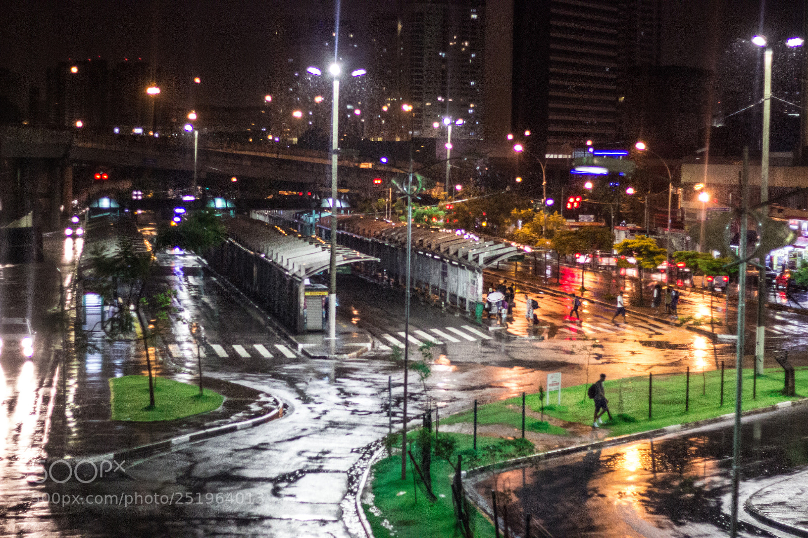 Canon EOS 600D (Rebel EOS T3i / EOS Kiss X5) sample photo. Osasco city photography