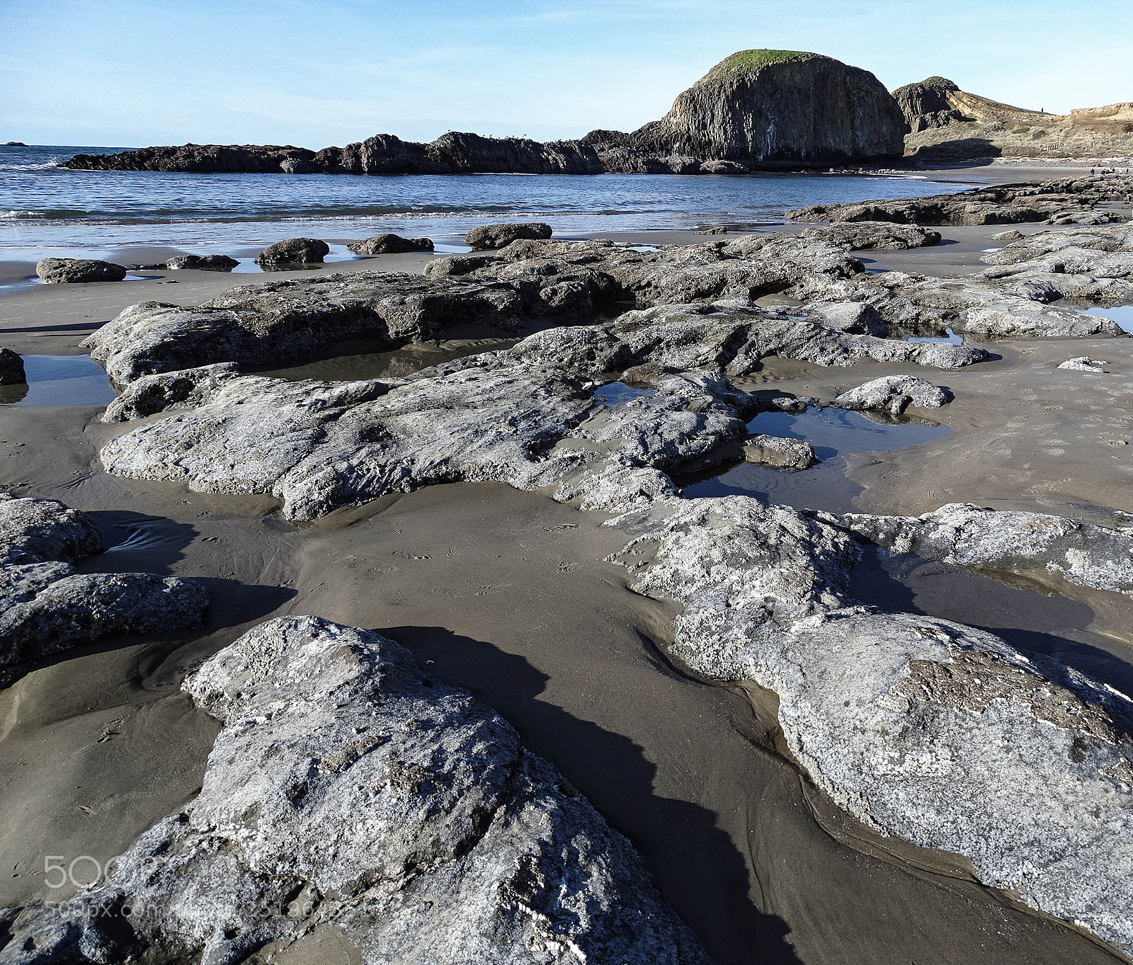 Sony Cyber-shot DSC-HX400V sample photo. Rocky shore photography