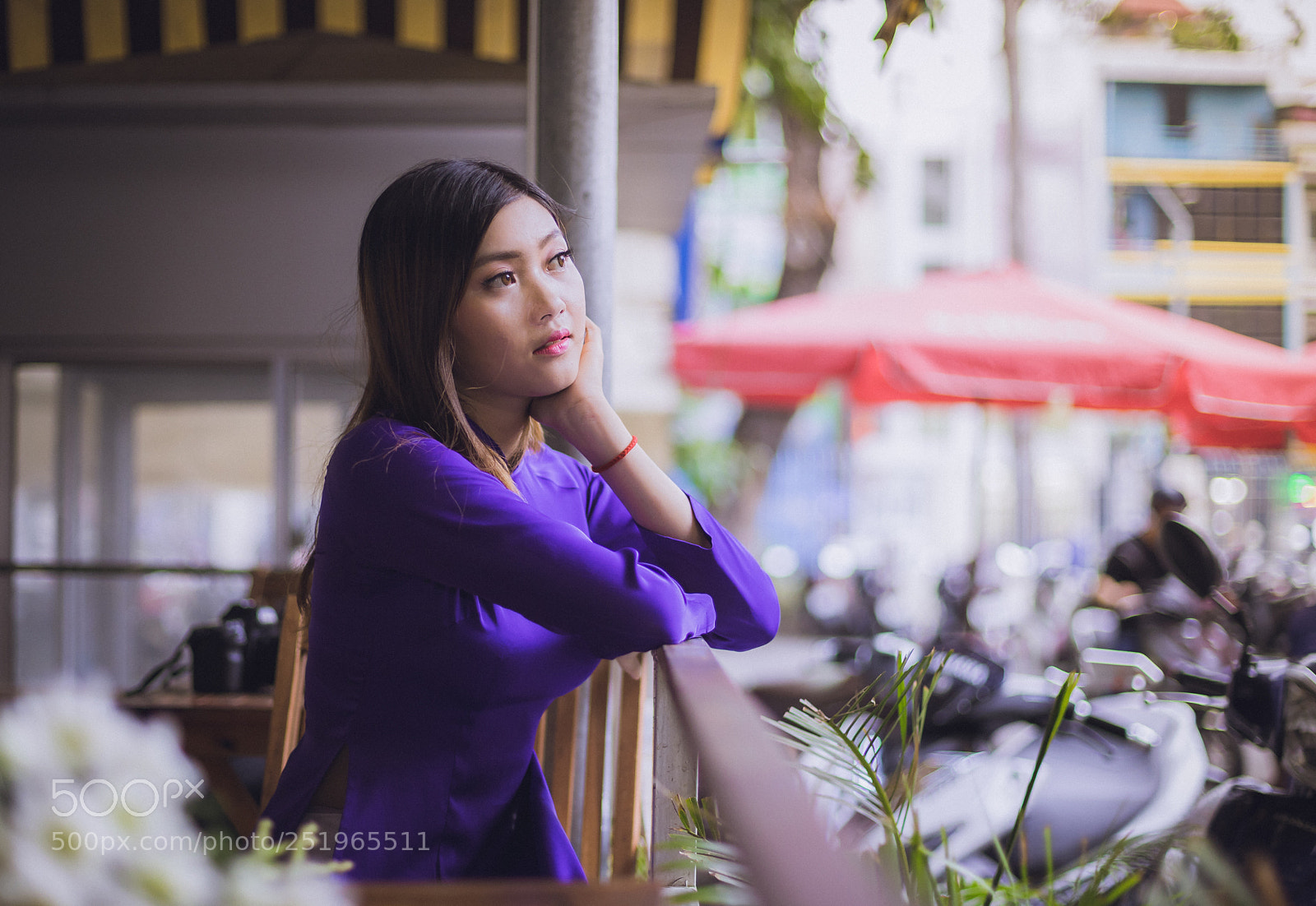 Canon EOS 6D Mark II sample photo. Ao dai tim hue photography
