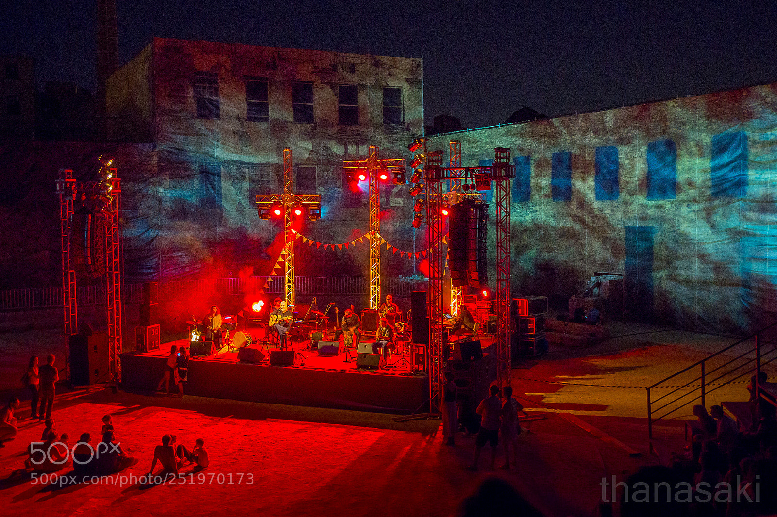 Olympus OM-D E-M10 II sample photo. In concert photography