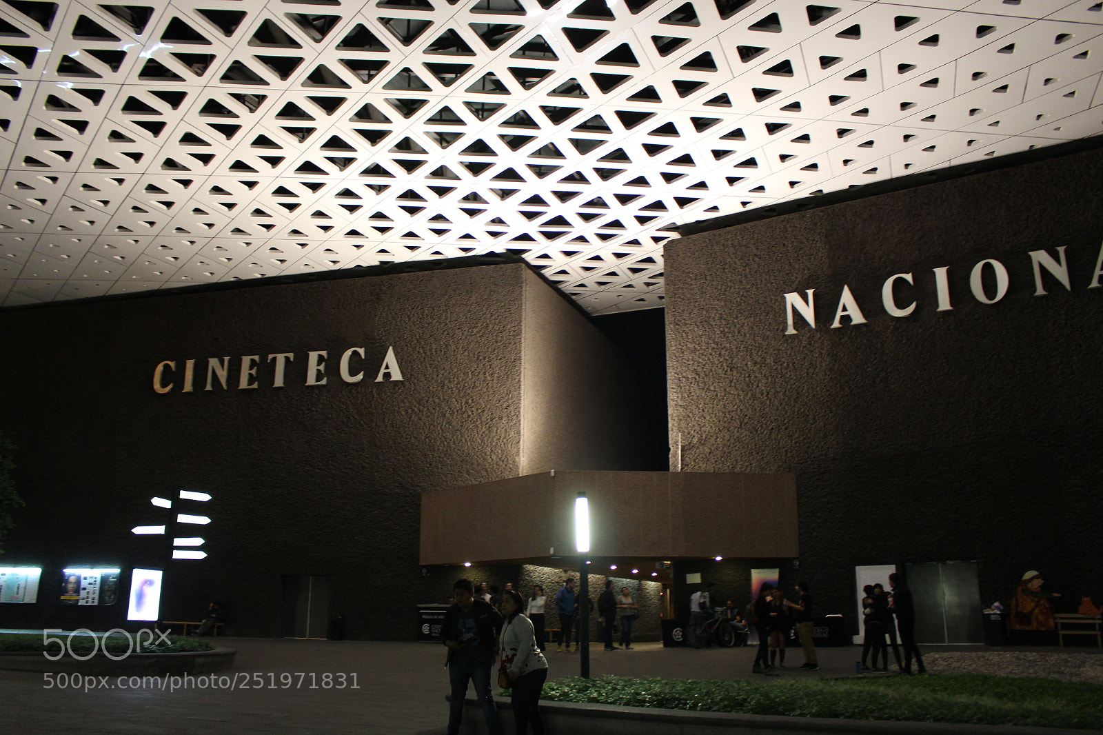 Canon EOS 700D (EOS Rebel T5i / EOS Kiss X7i) sample photo. Cineteca nacional photography