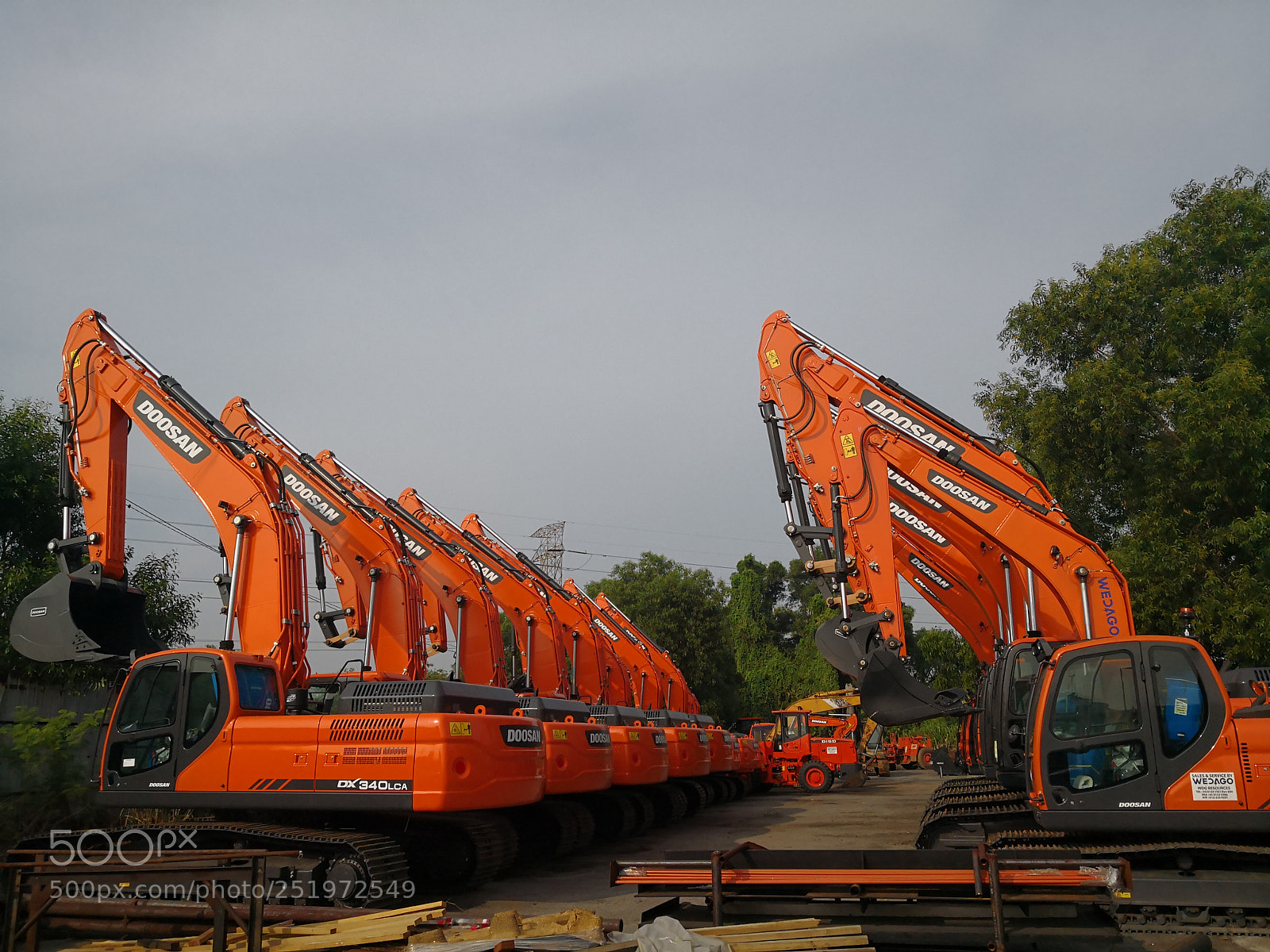 HUAWEI Mate 10 Pro sample photo. Excavators awaiting service. photography