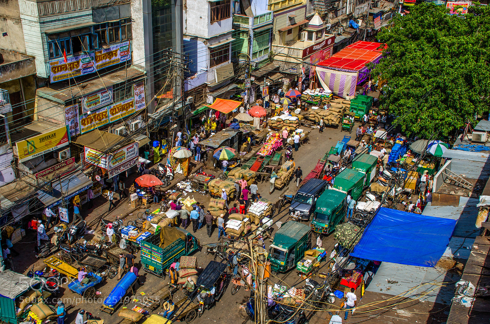 Nikon D7000 sample photo. Hustle & bustle photography