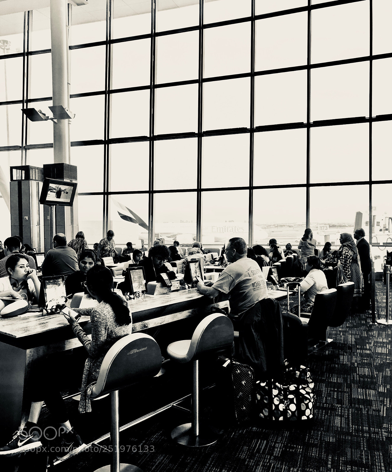 Apple iPhone 7 sample photo. Airport photography