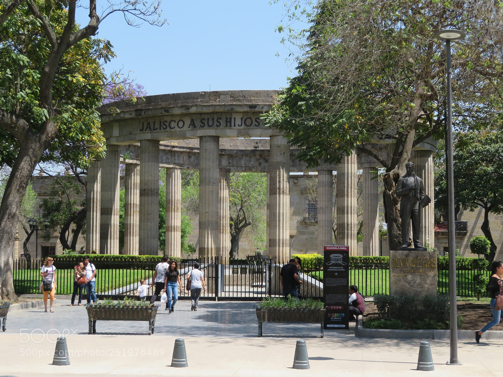 Canon PowerShot SX720 HS sample photo. Monumento photography