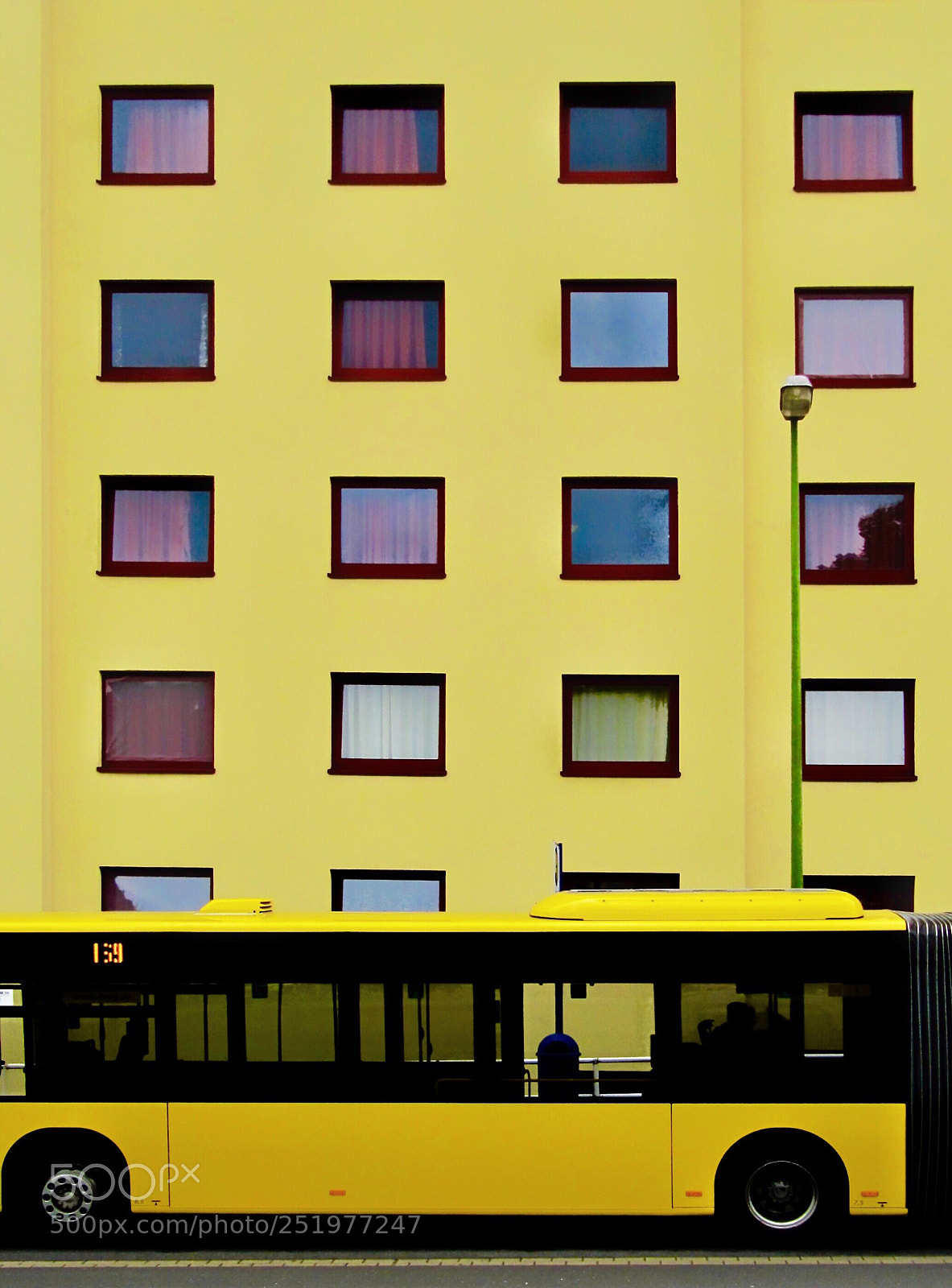 Canon PowerShot SX200 IS sample photo. Yellow bus photography
