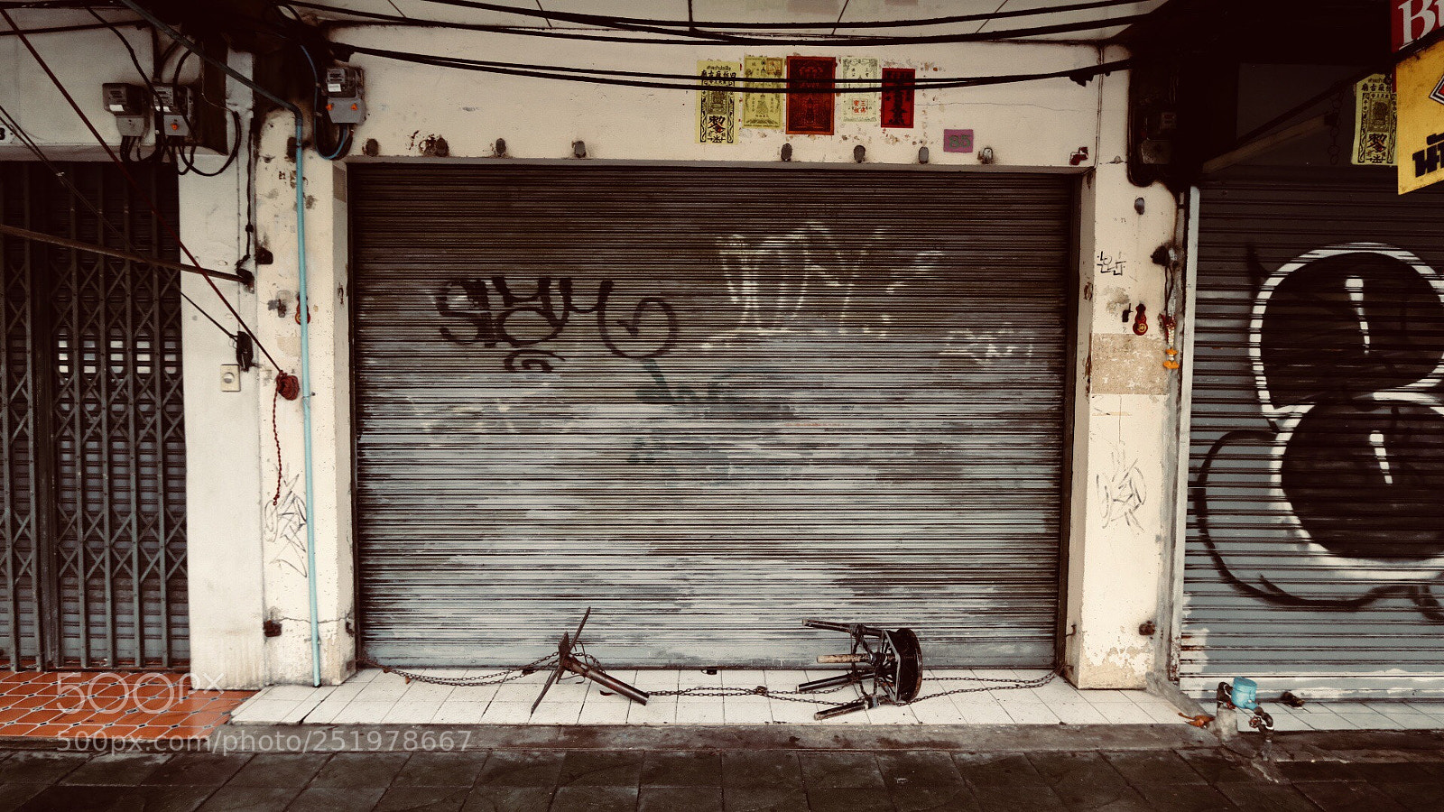 Canon EOS 80D sample photo. Bangkok lock! photography