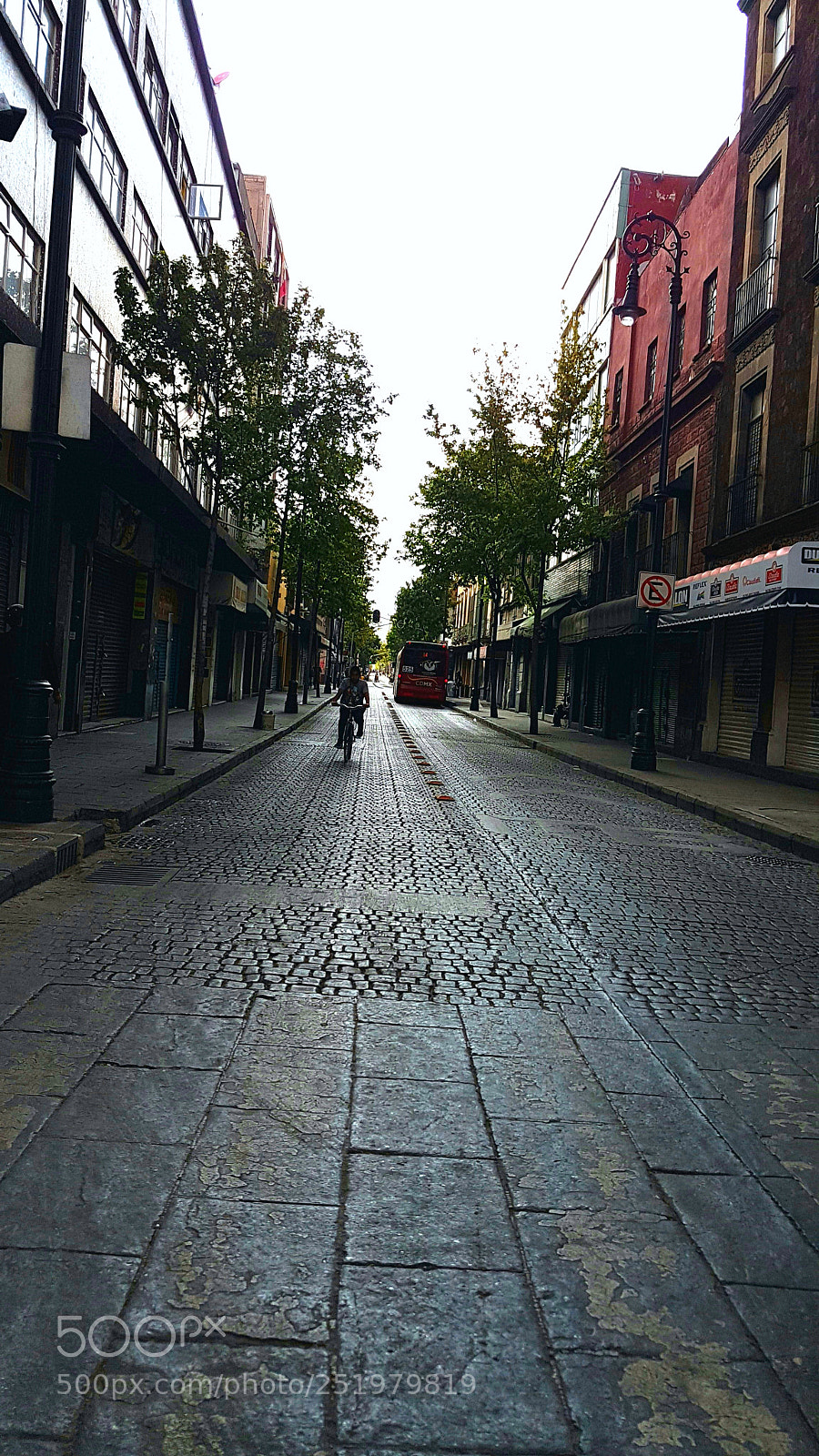 Samsung Galaxy S7 Edge sample photo. Empty street, downtown of photography