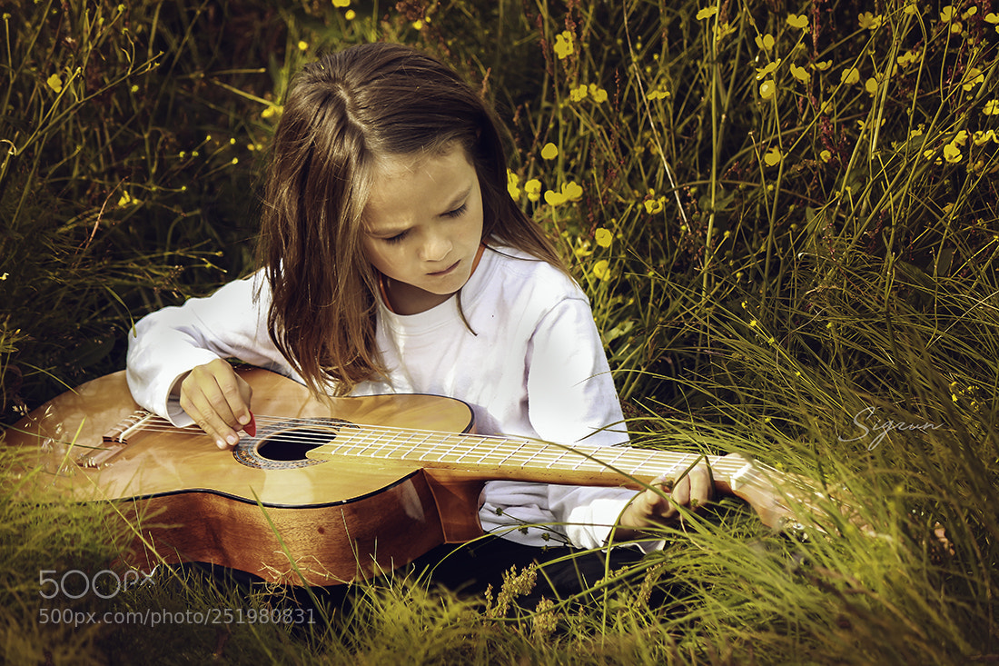 Canon EOS 70D sample photo. Guitar player photography