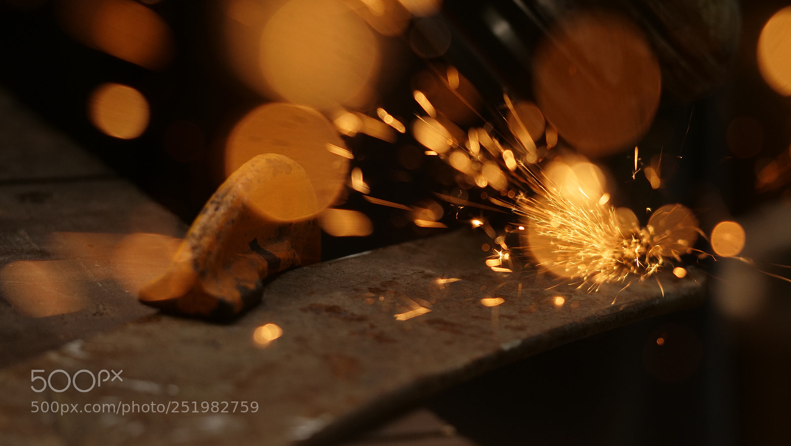 Panasonic Lumix DC-GH5 sample photo. Renewing sparks photography